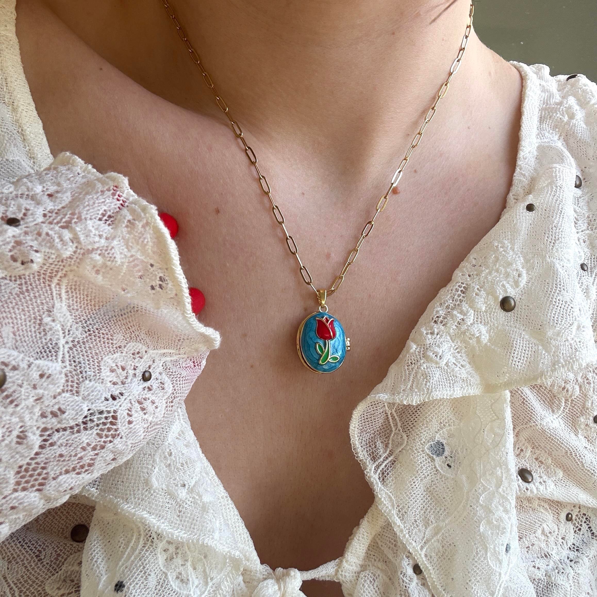 Çelik Kapaklı Mavi Mineli Lale Kolye