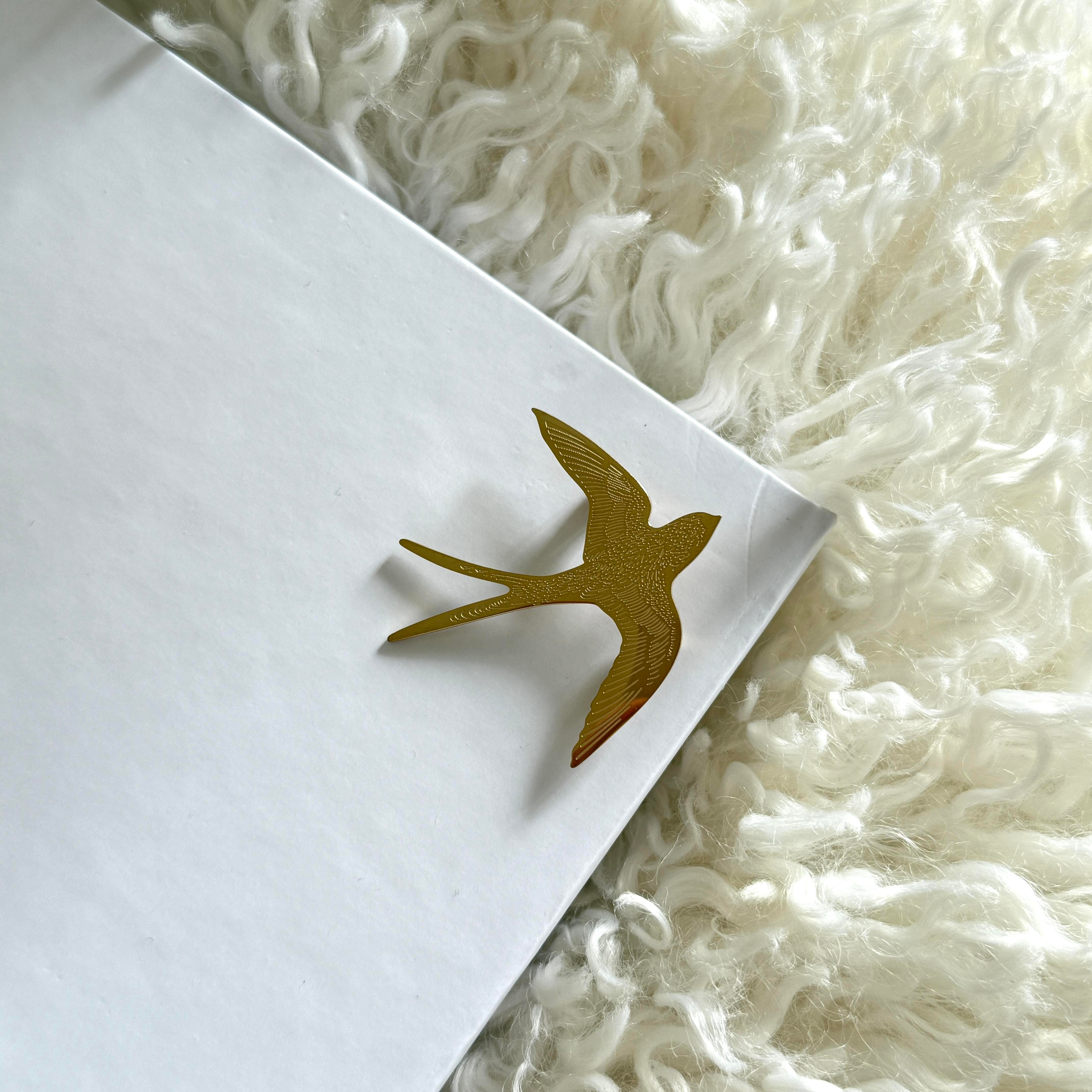 Çelik Kırlangıç Broş