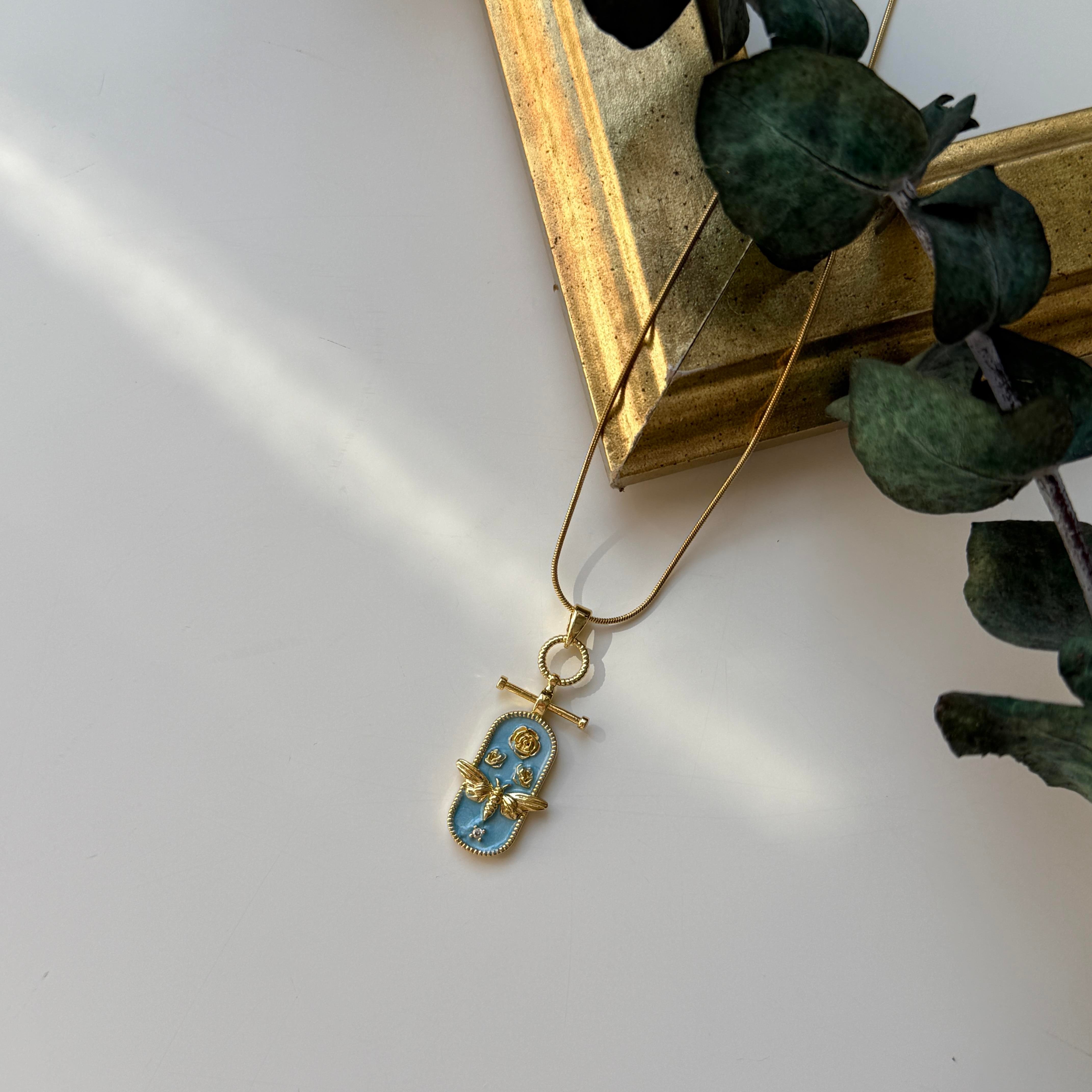 Çelik Mavi Mineli Arı Kolye