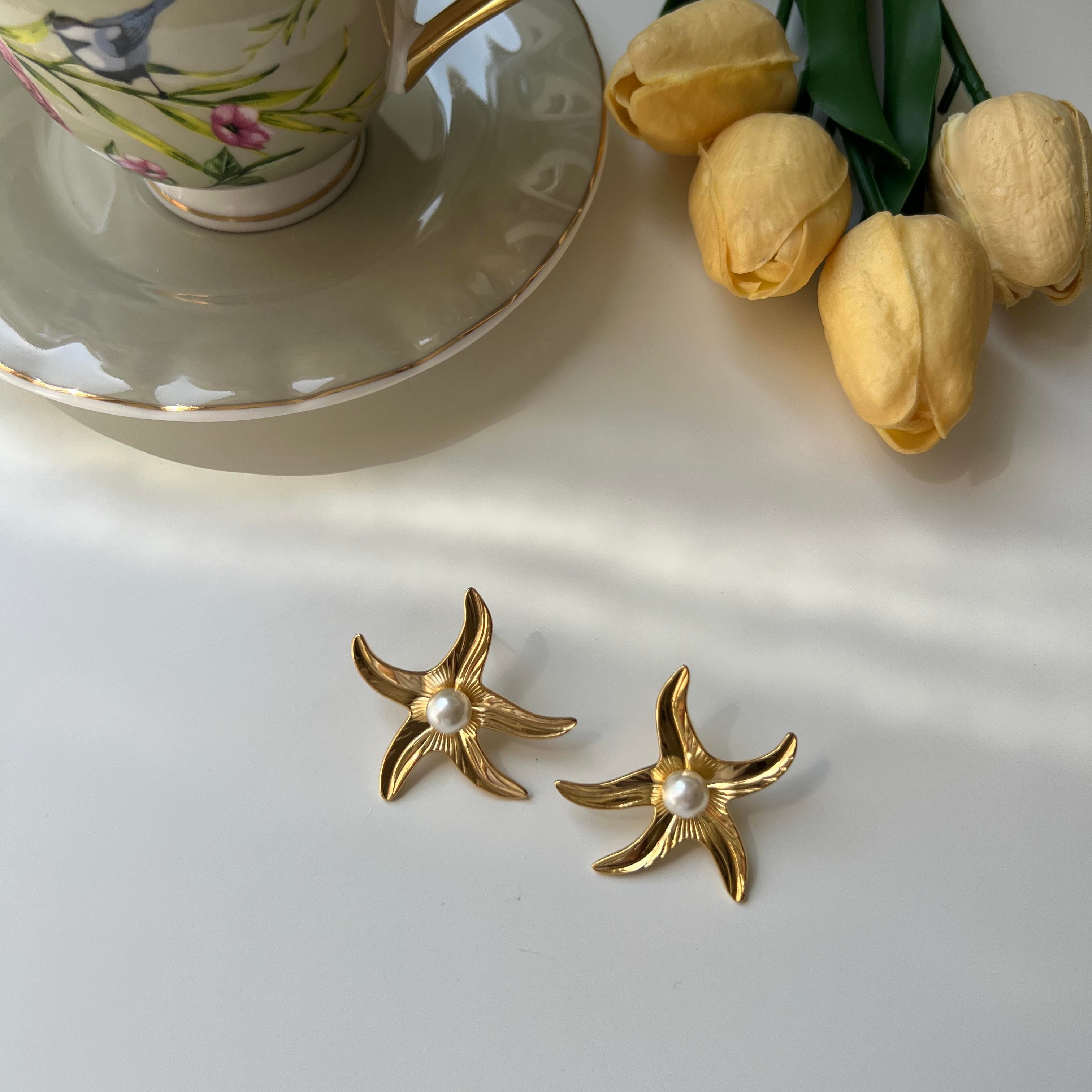 Çelik Ortası İncili Deniz Yıldızı Küpe