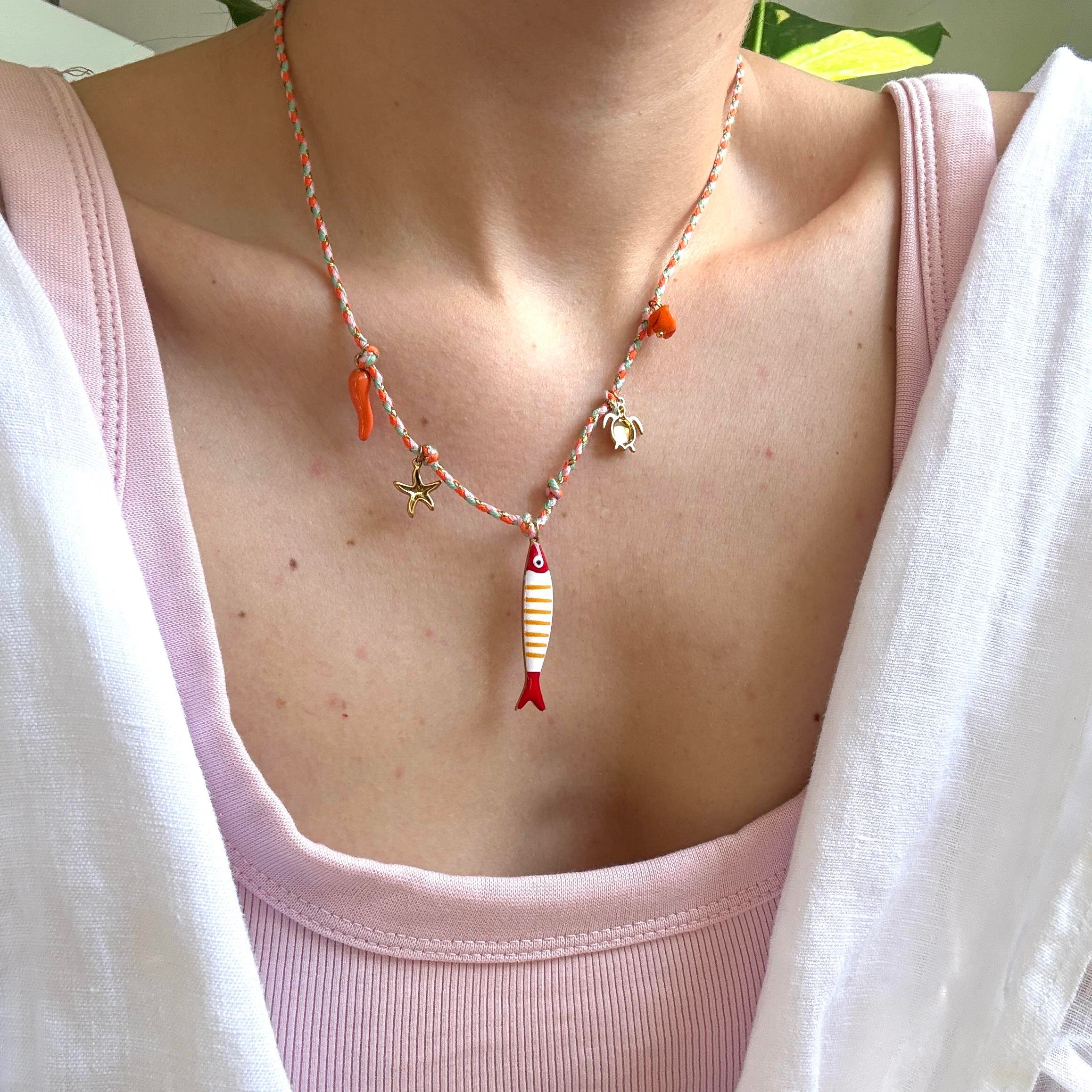 Çelik Renkli İpli Çizgili Balık Charm Kolye