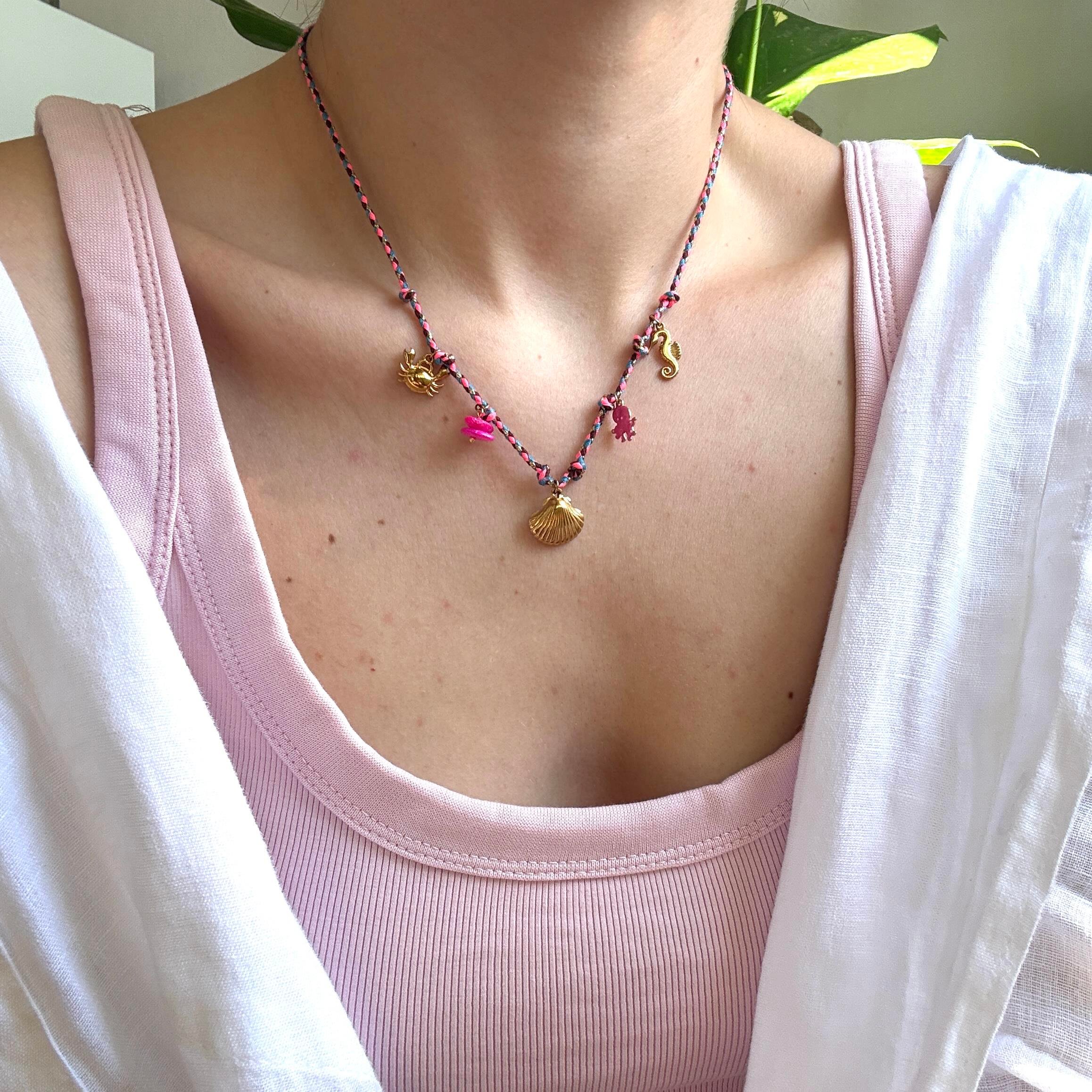 Çelik Renkli İpli Deniz Charmlı Kolye