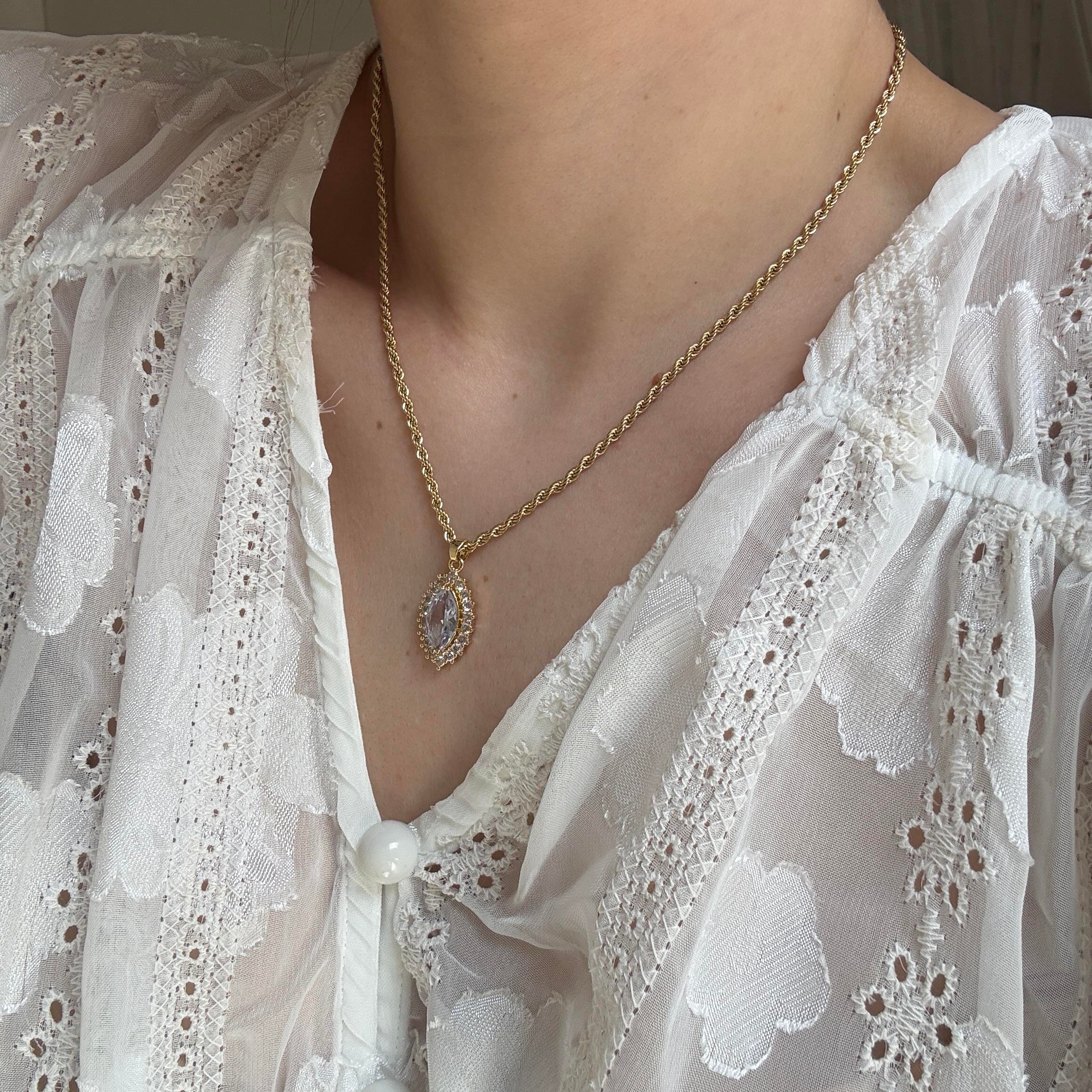 Çelik Sivri Oval Taşlı Kolye