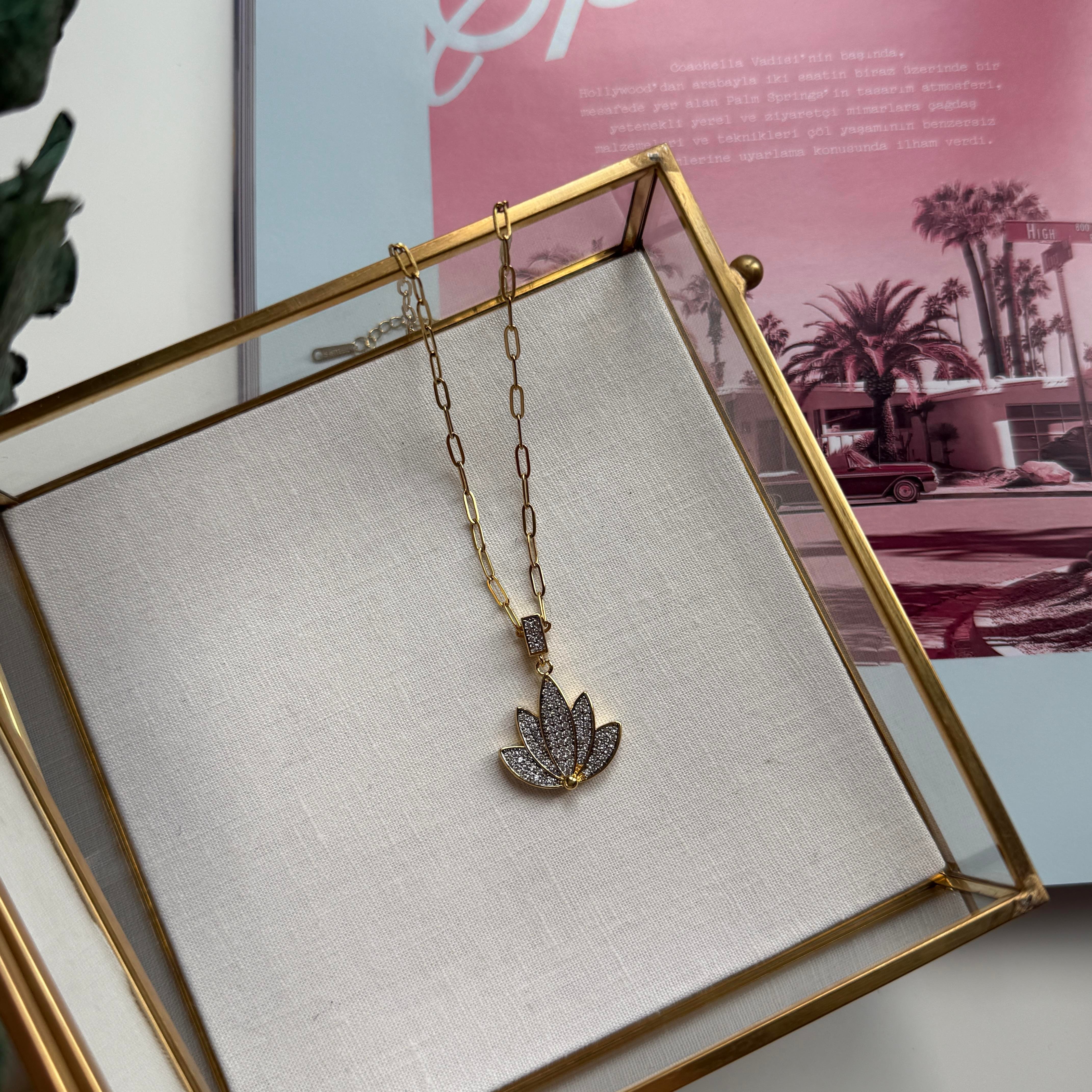 Çelik Taşlı Lotus Kolye