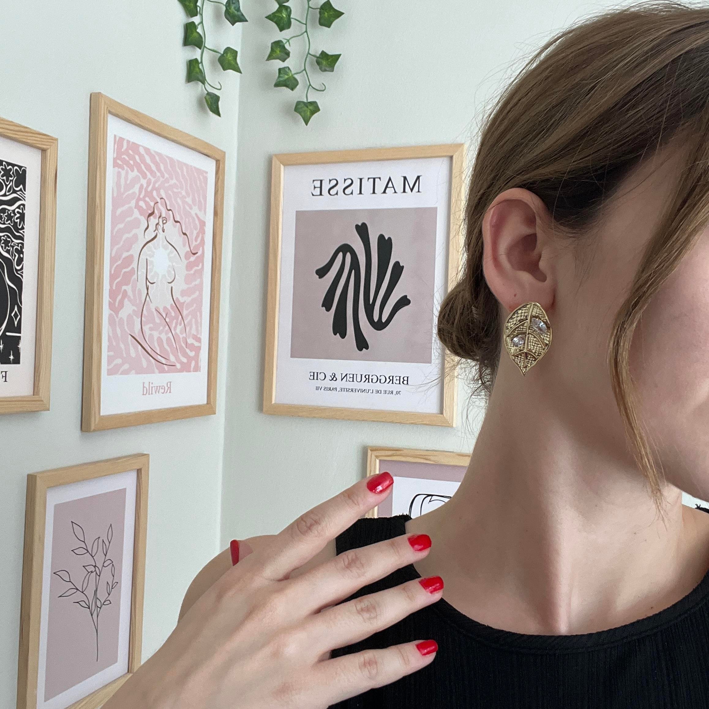 Çelik Taşlı Yaprak Küpe