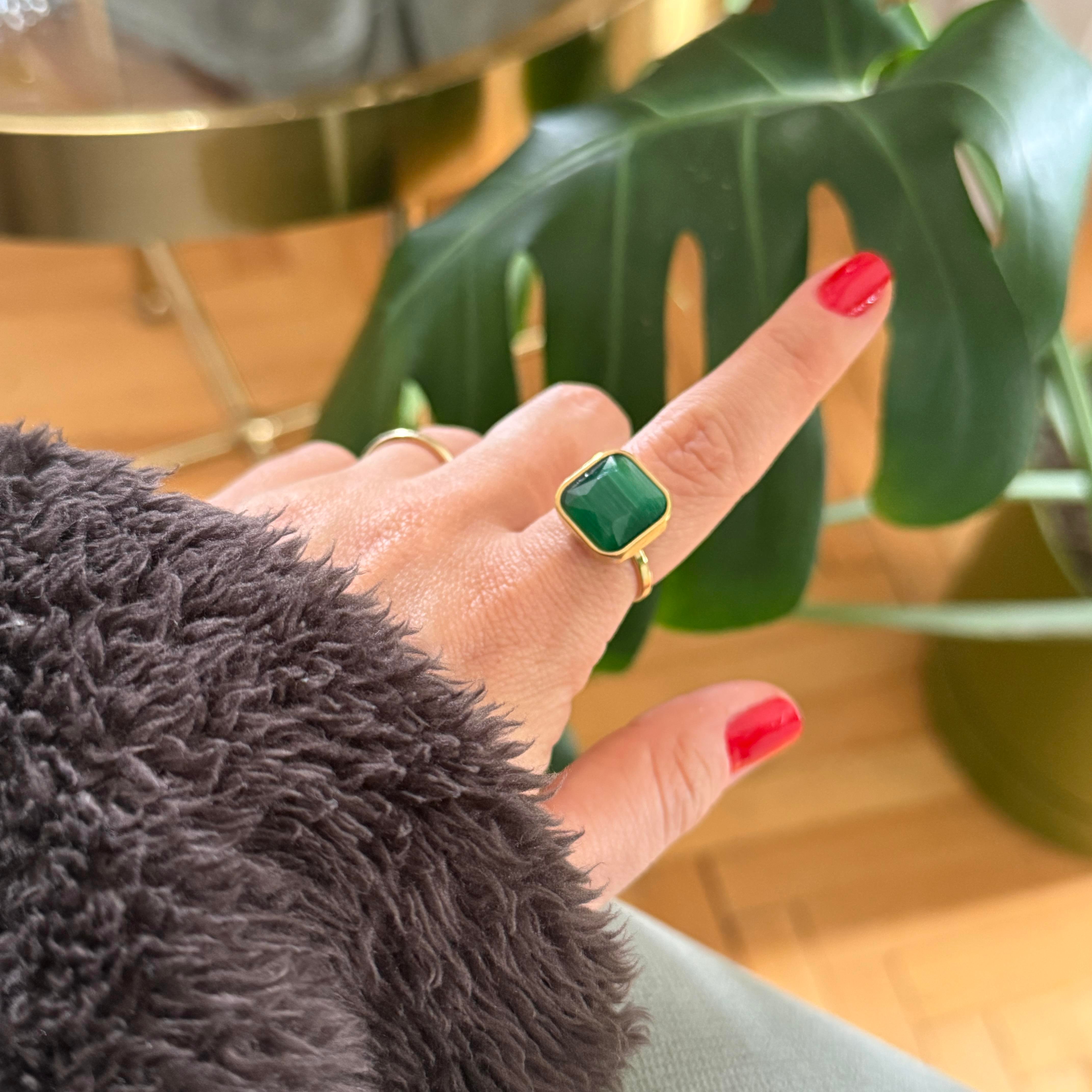 Çelik Yeşil Taşlı Yüzük