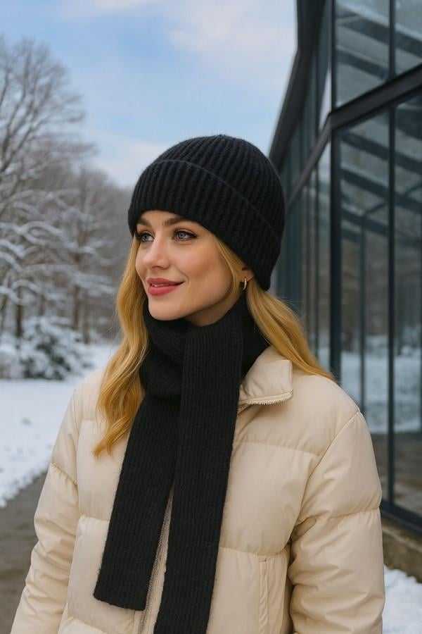 Fitilli Siyah Triko Birleşik Atkılı Bere