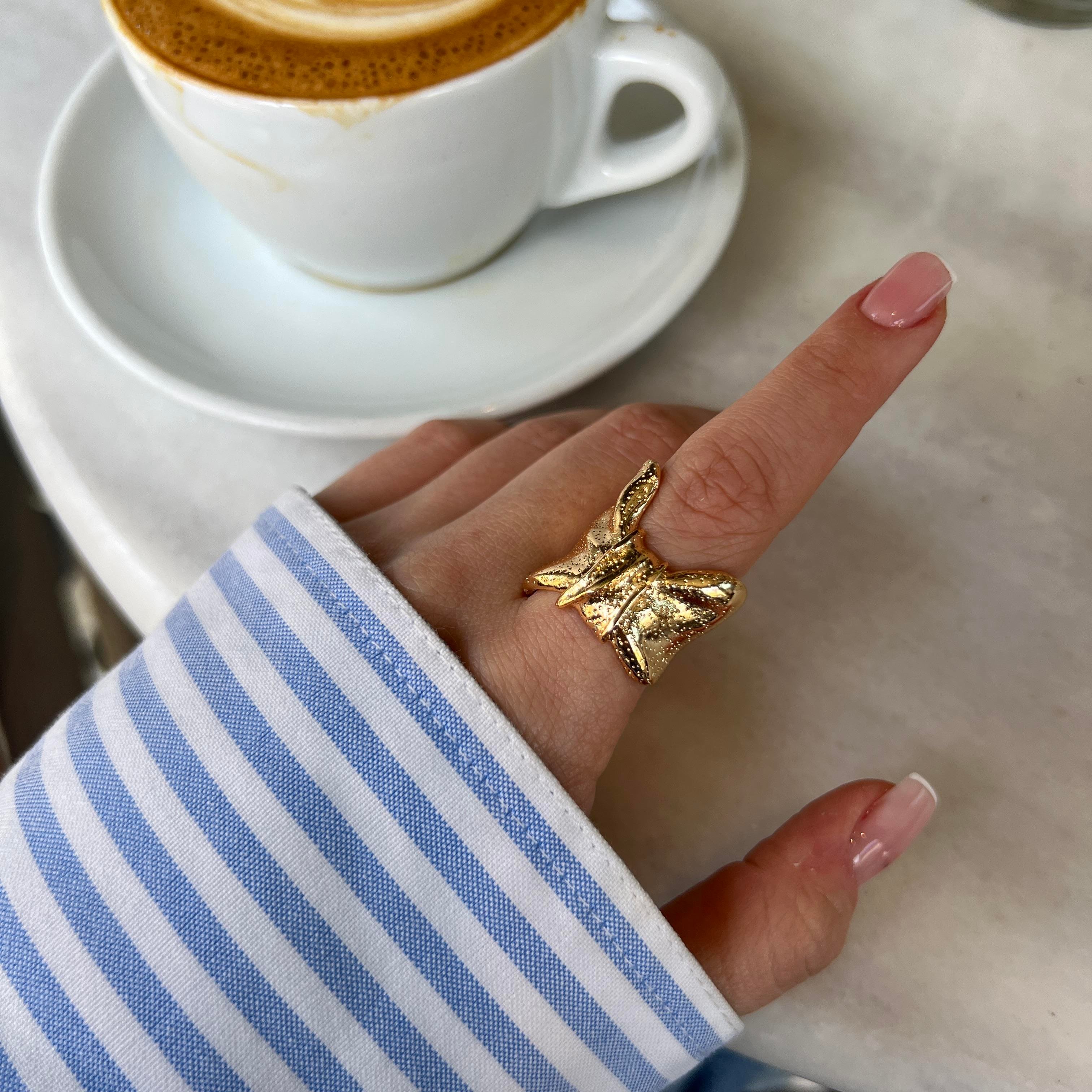 Gold Büyük Fiyonk Yüzük