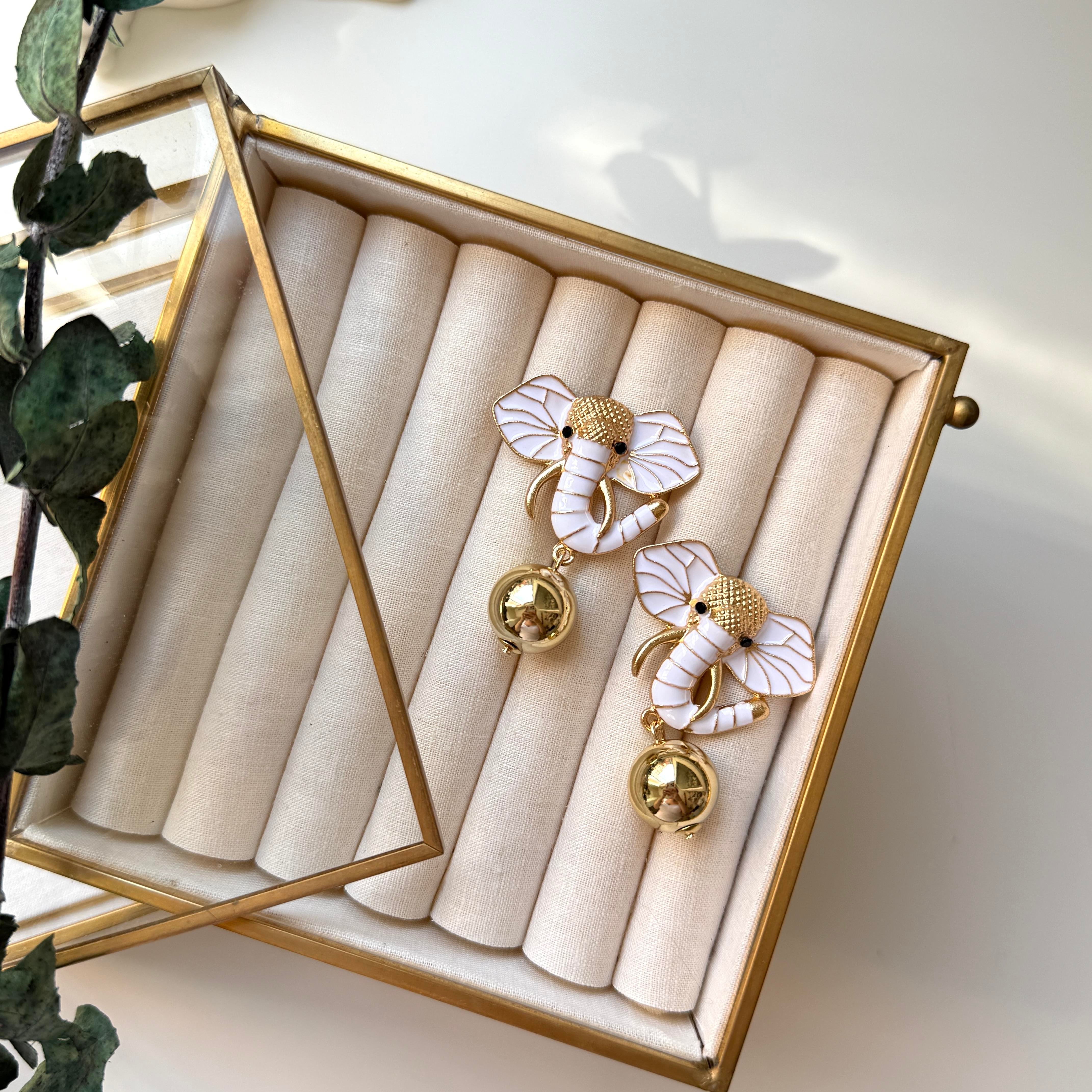 Gold Detaylı Fil Küpe