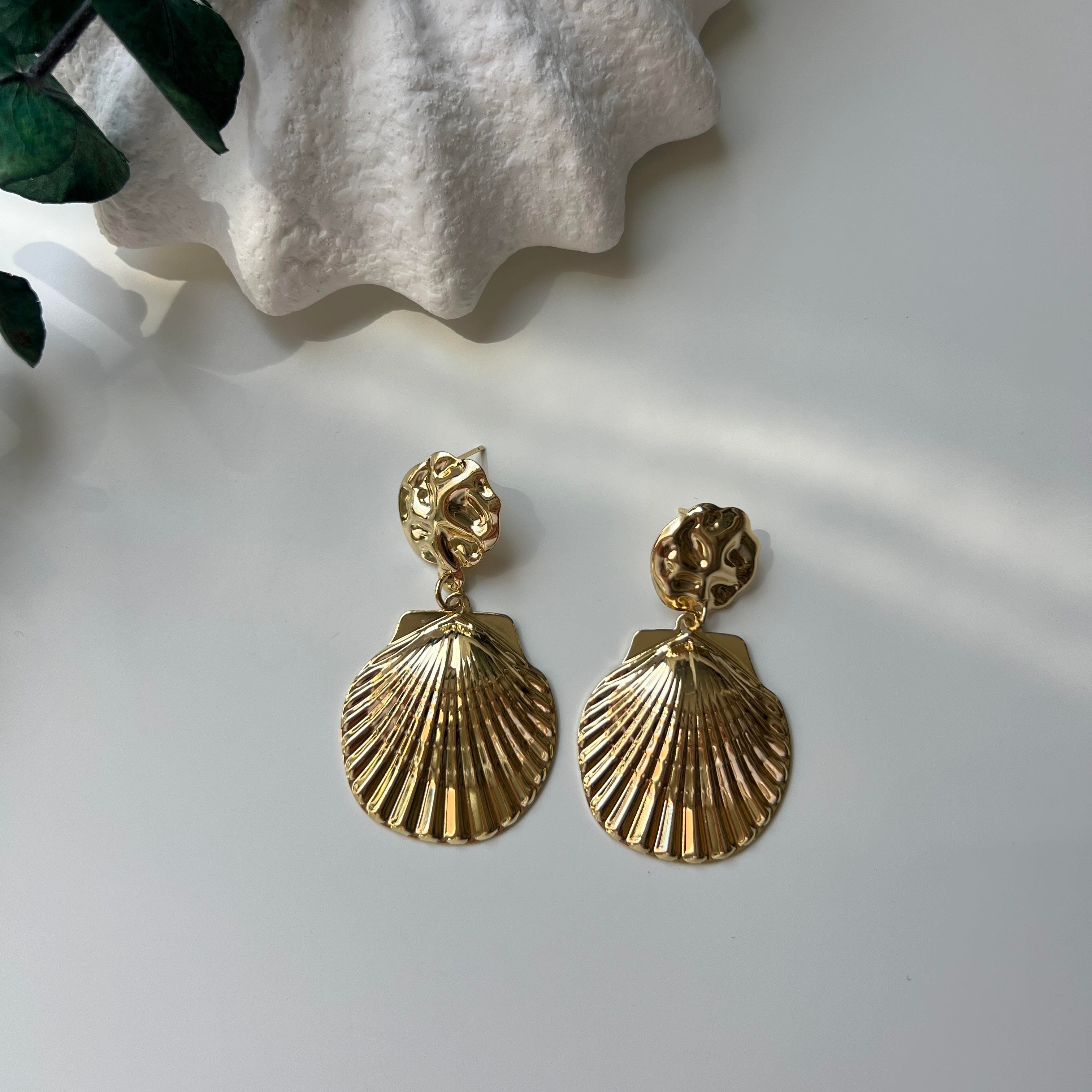Gold Ezme Deniz Kabuğu Küpe