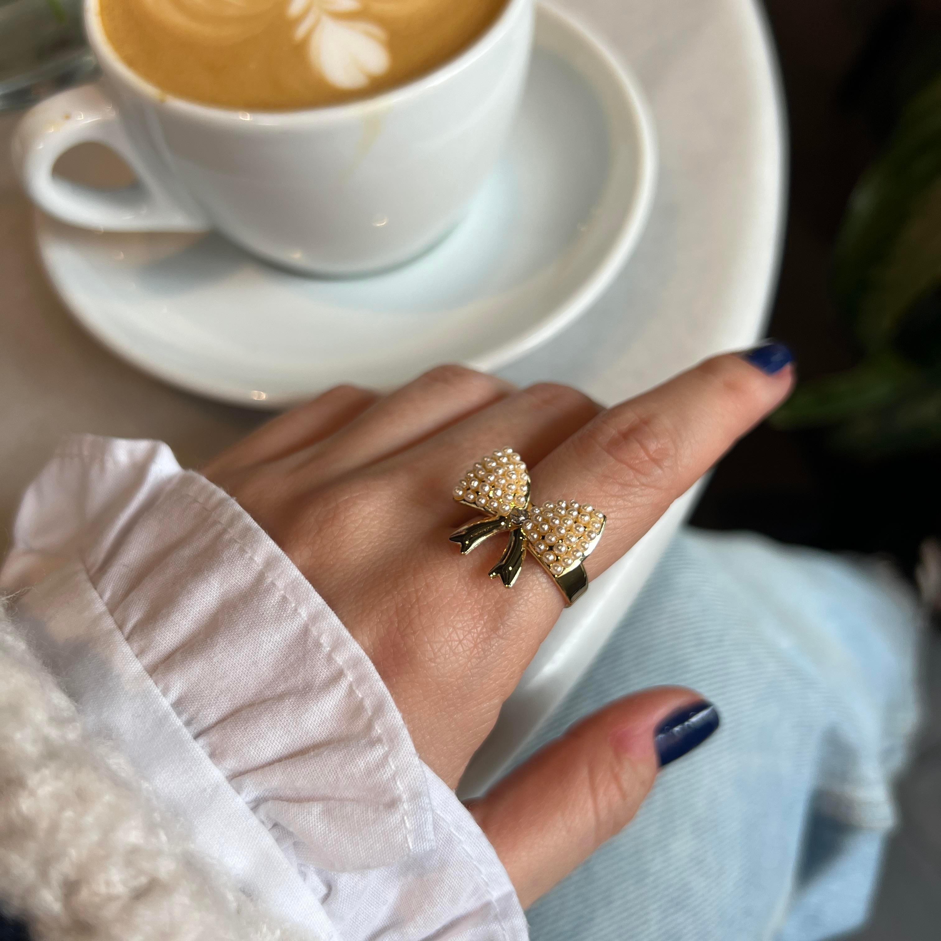 Gold İncili Fiyonk Yüzük