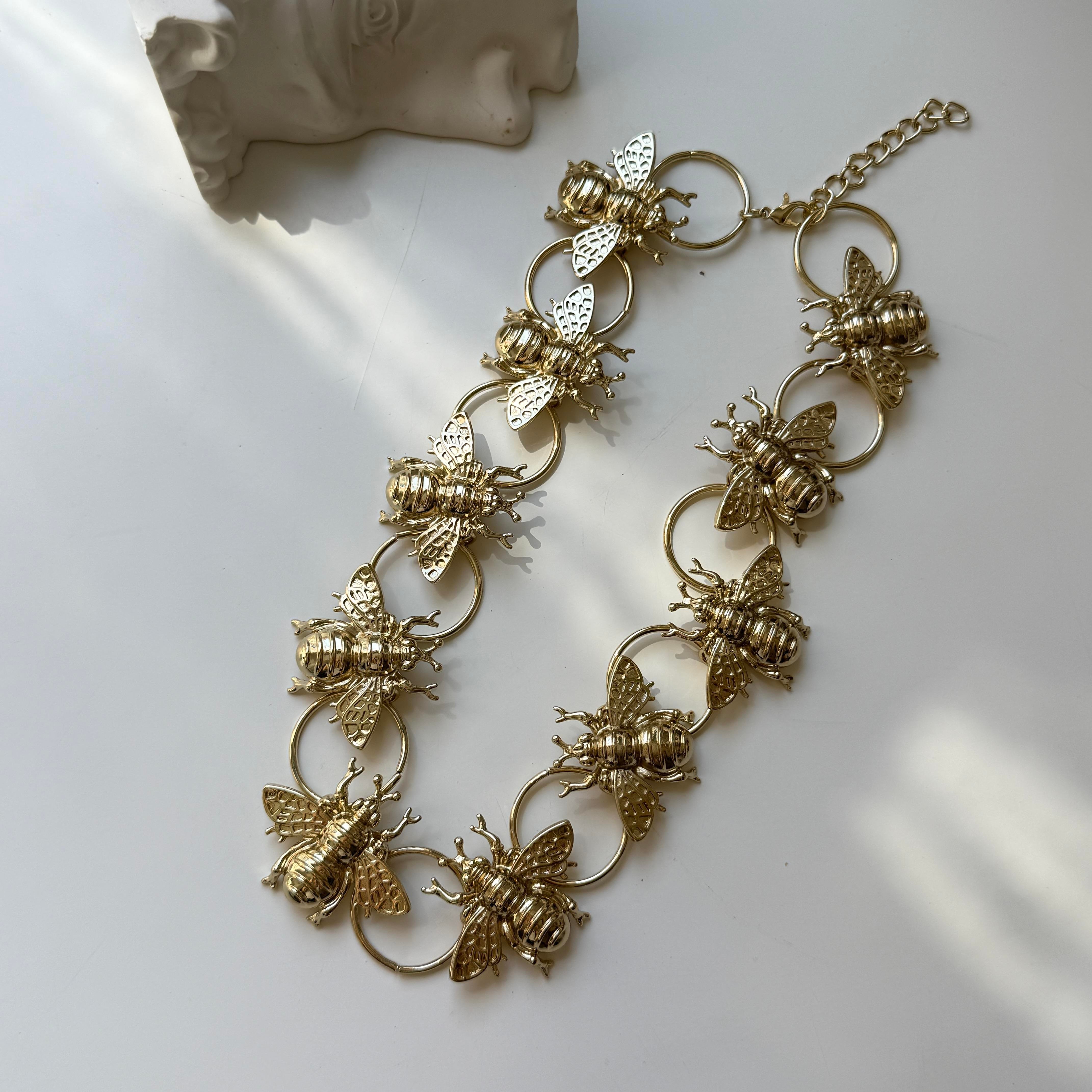 Gold Queen Bee Kolye