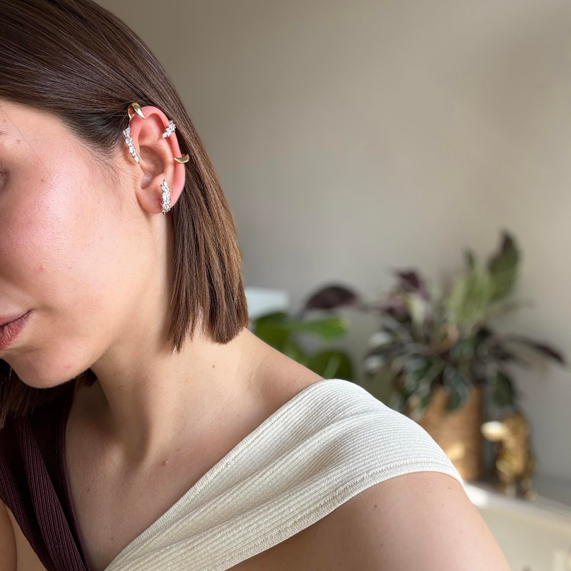 Gold Taş Detaylı Tasarım Earcuff