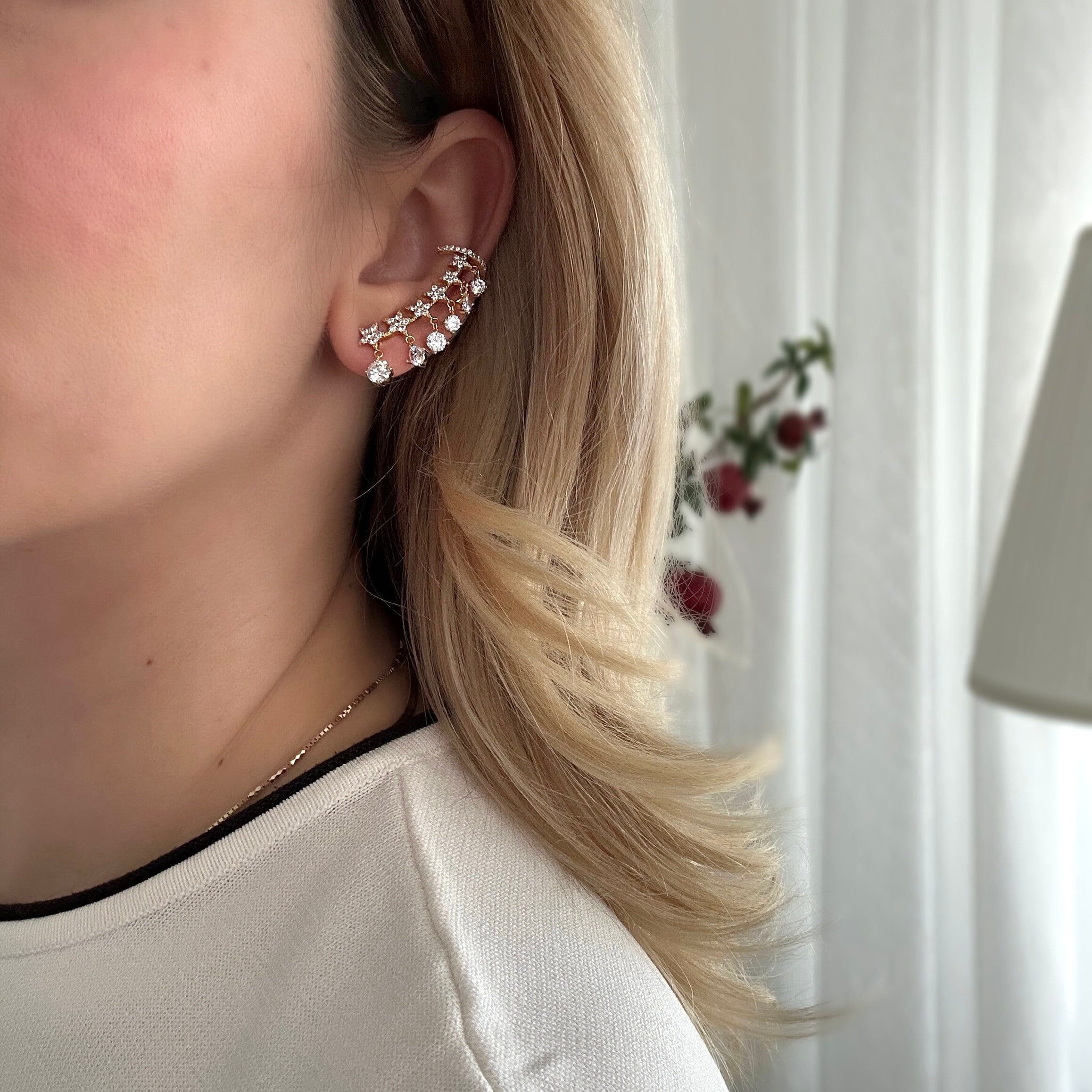 Gold Taş Sallantılı Yıldız Earcuff Küpe