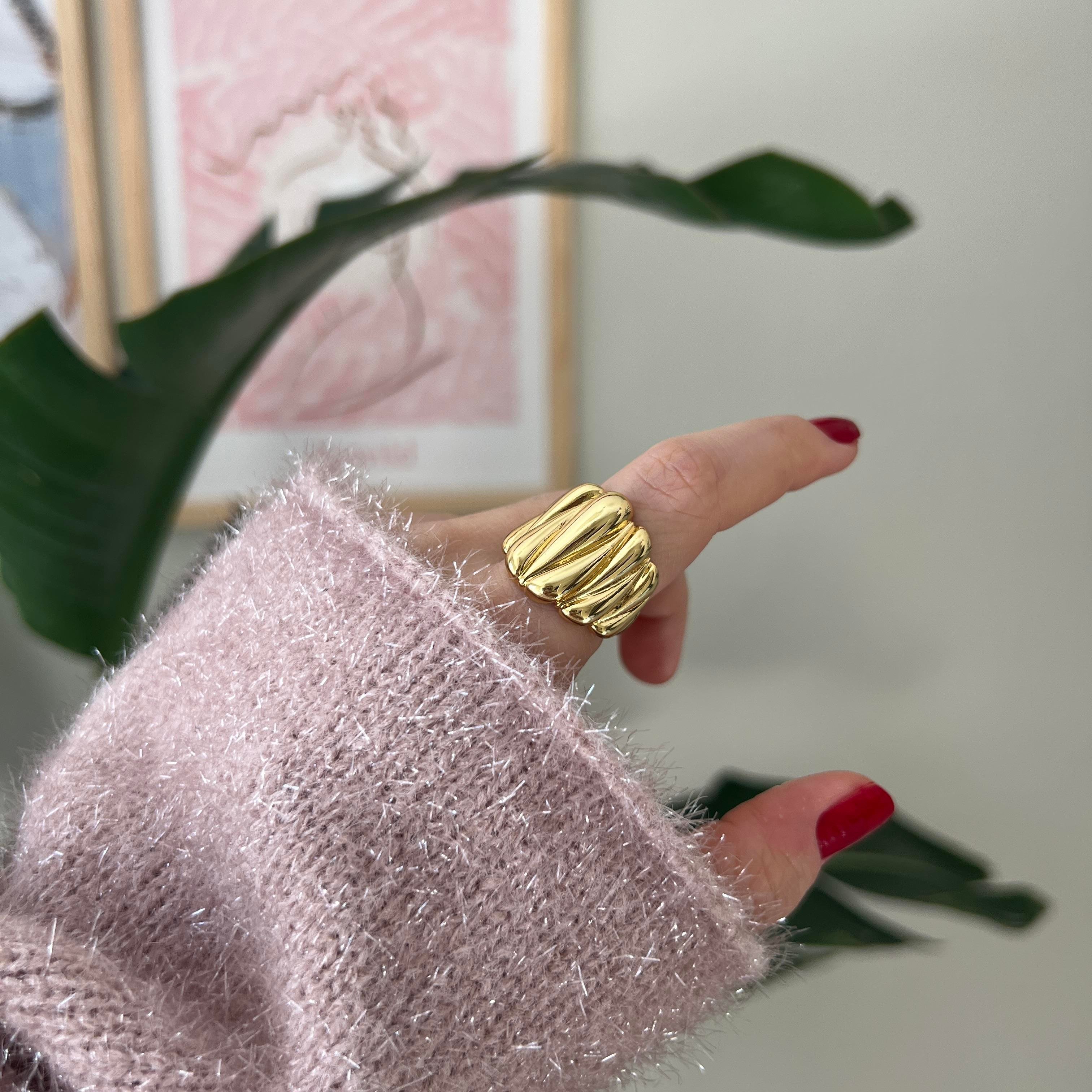 Gold Tasarım Bombe Yüzük