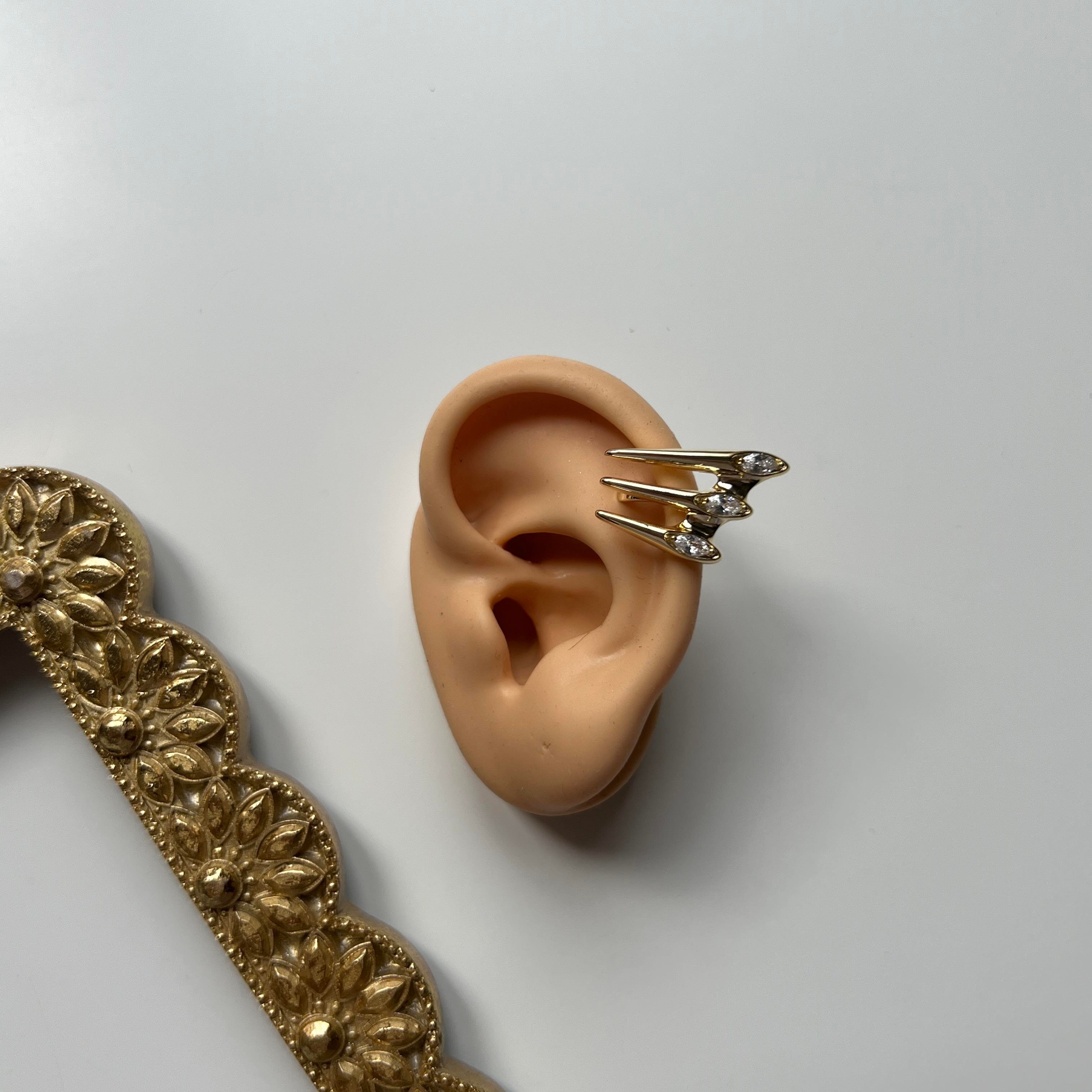 Gold Taşlı Earcuff