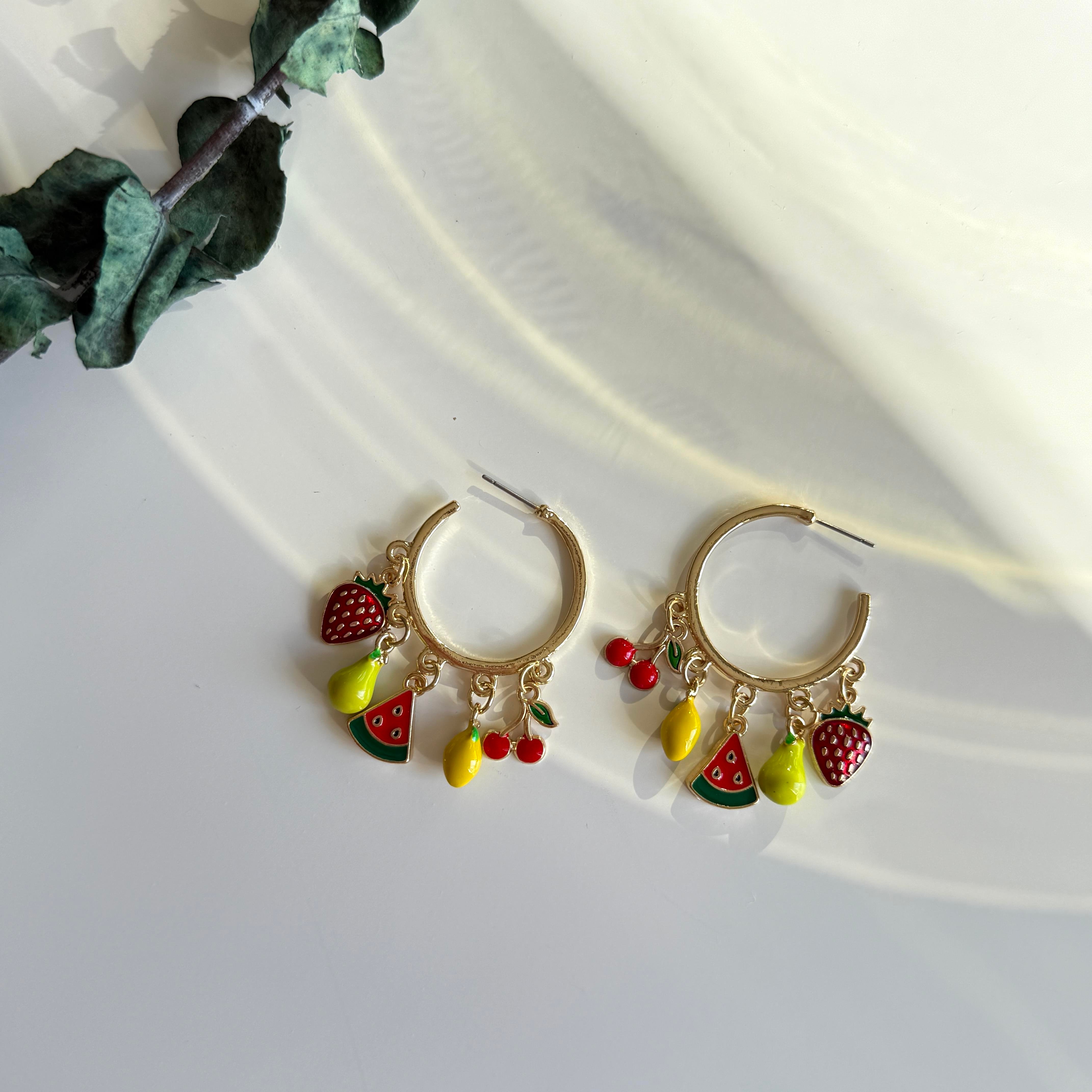 Halka Sallantılı Meyve Charm Küpe