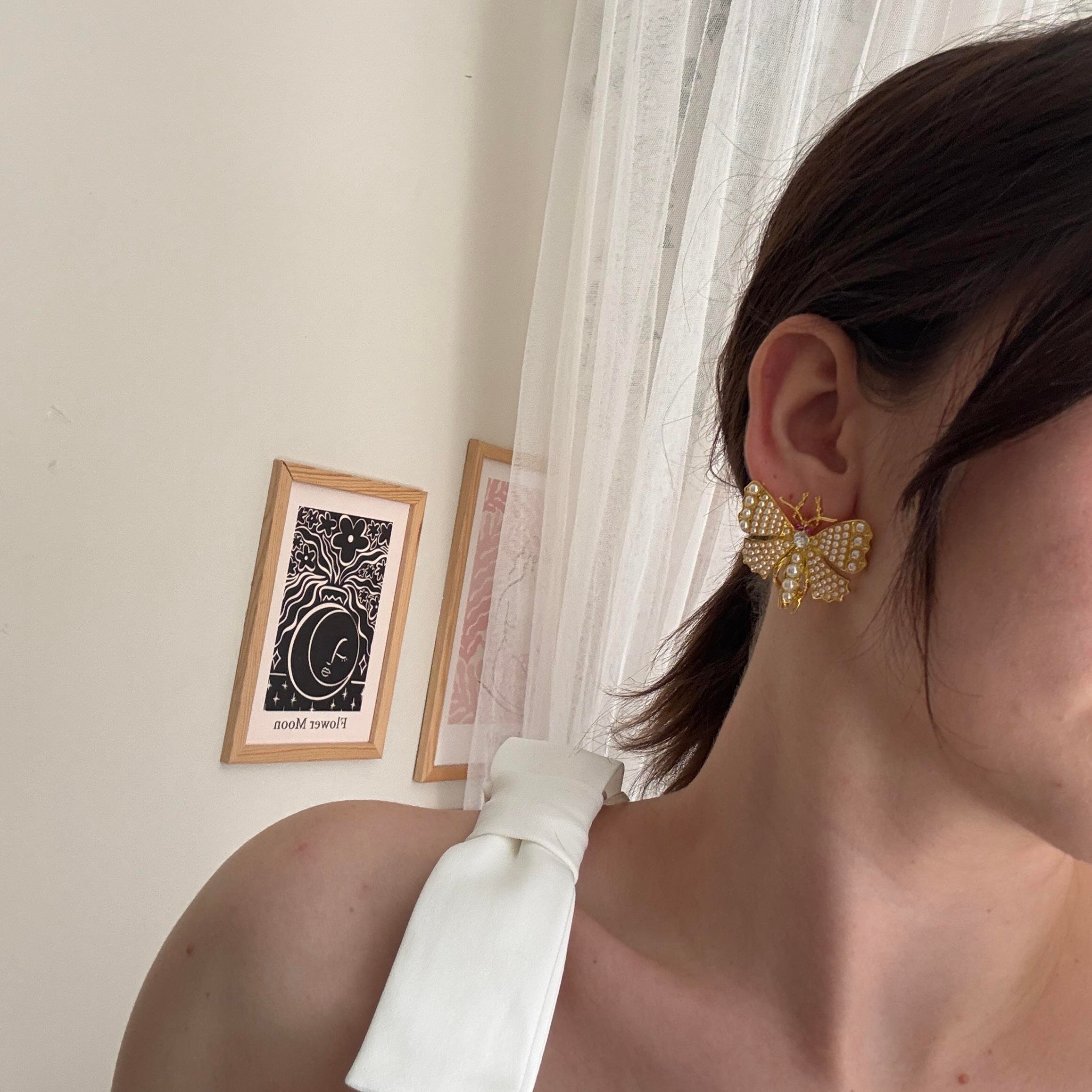 İncili Kelebek Küpe