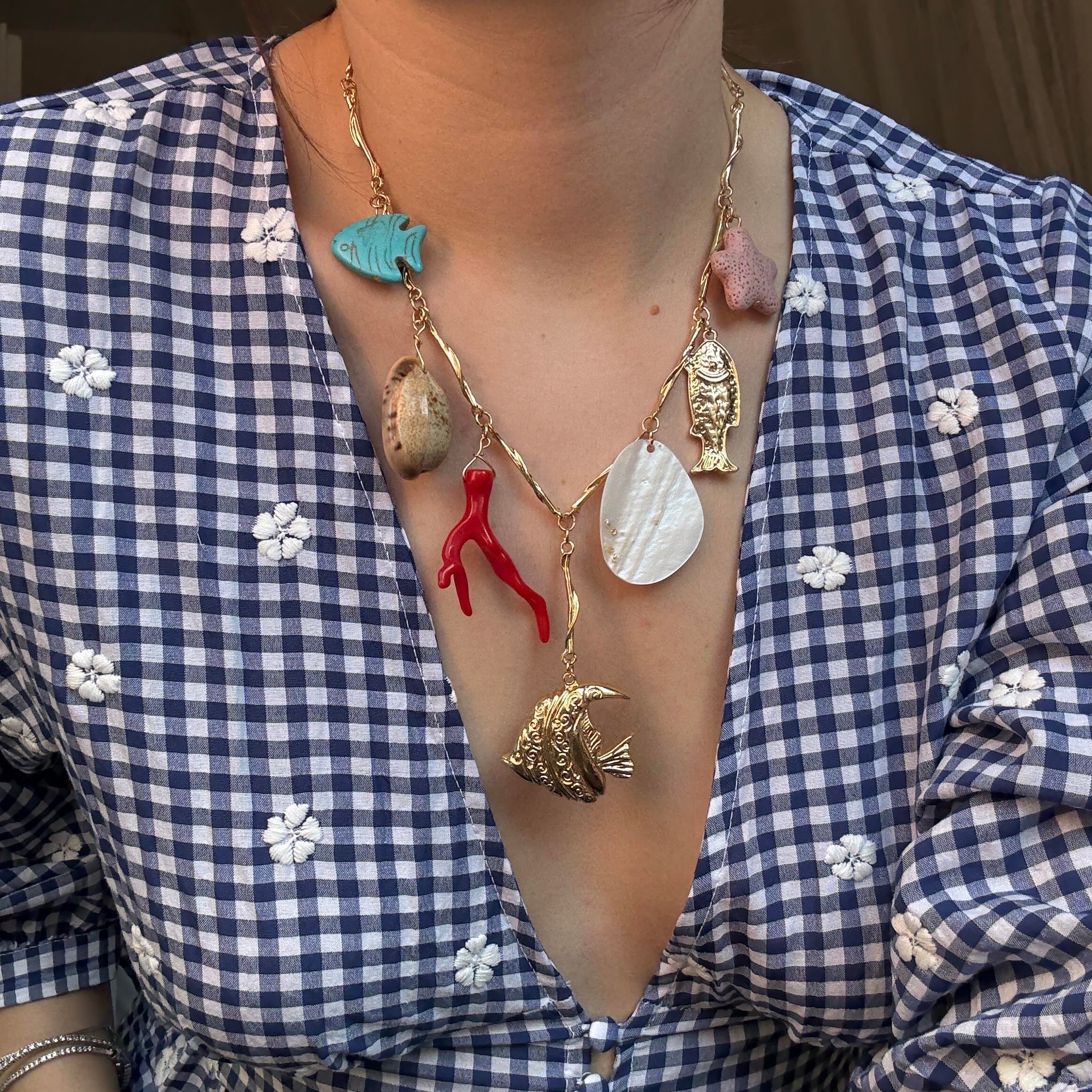 İşlemeli Balık&Mercan Charm Kolye