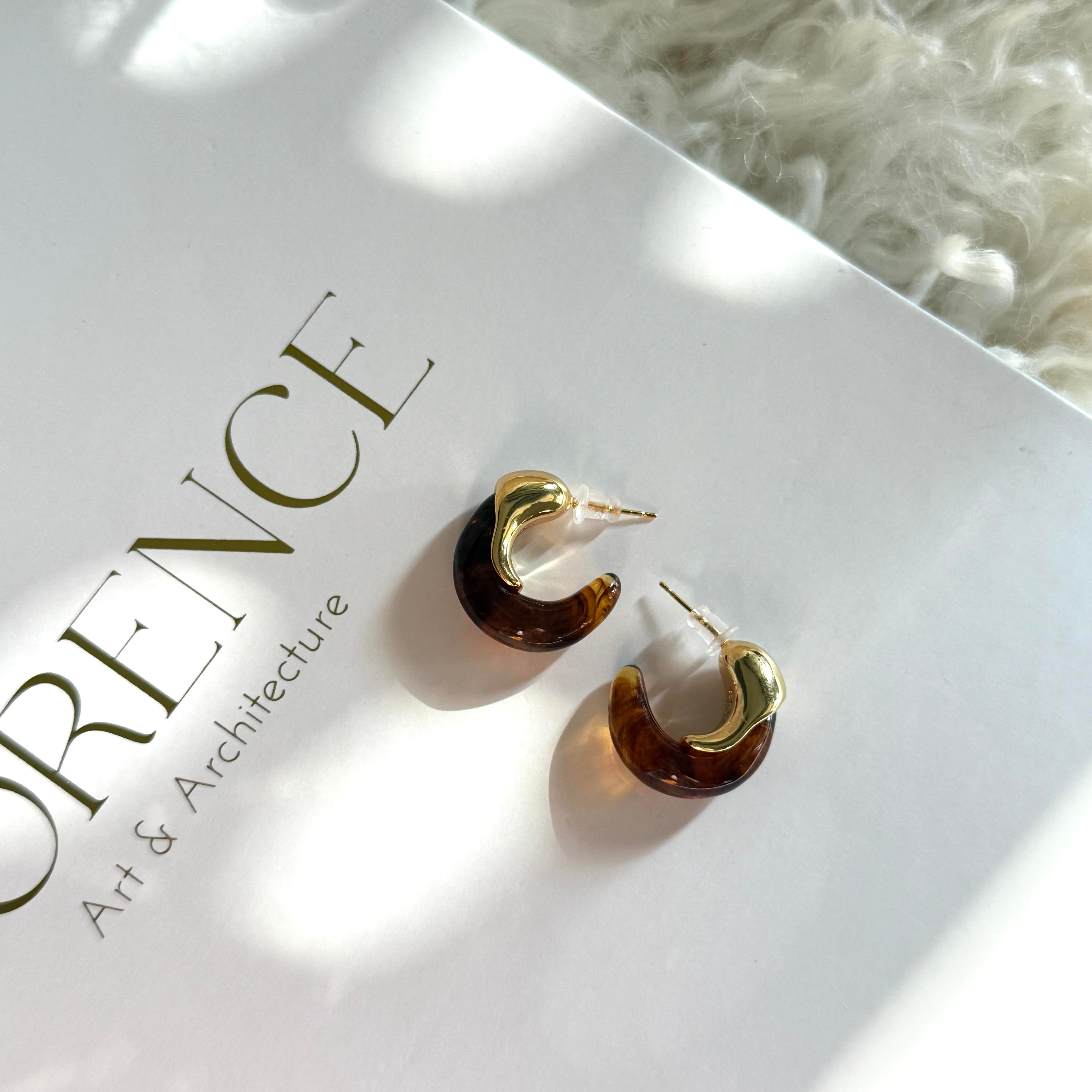 Kahve Akrilik Mini Halka Küpe