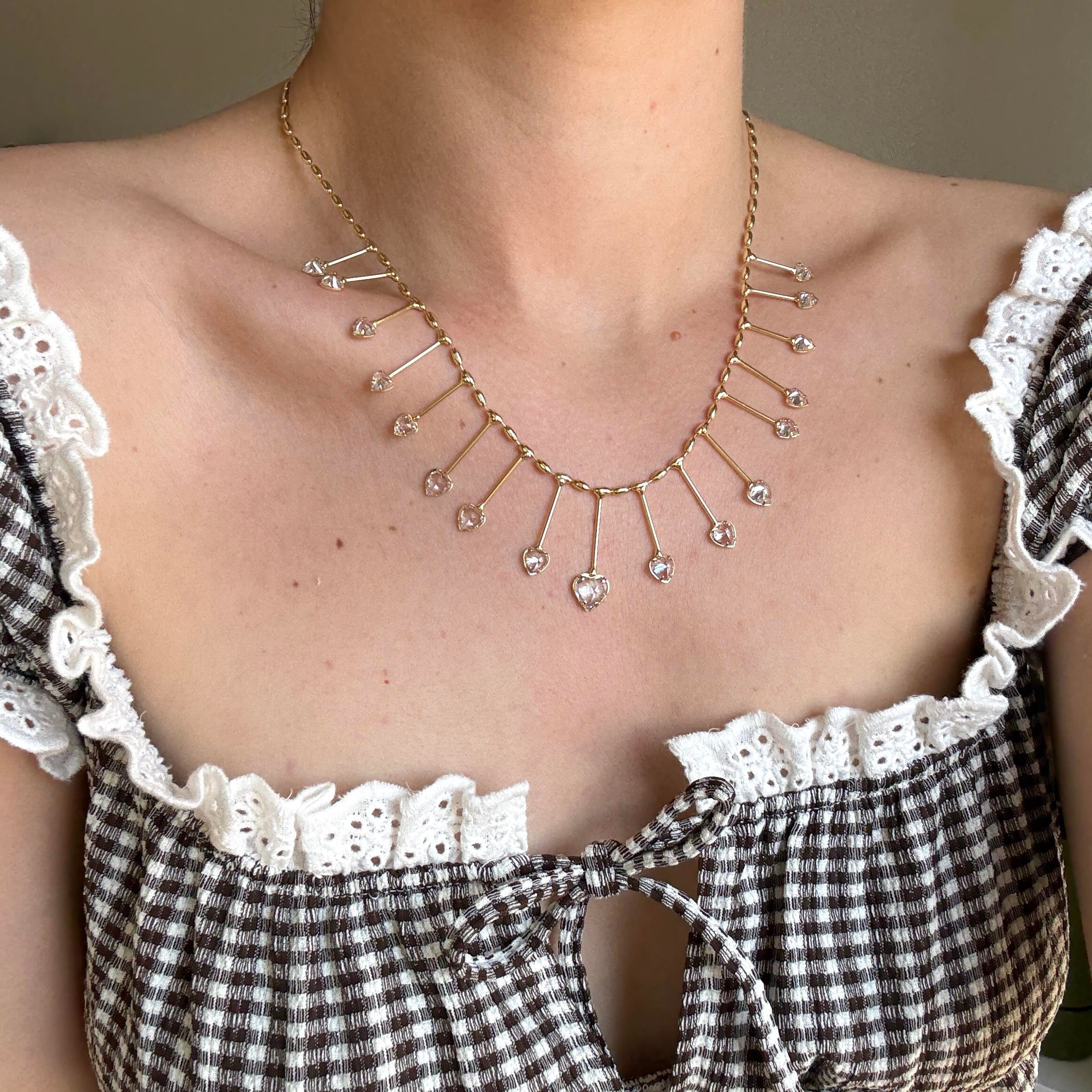 Kalp Taşlı Tasarım Kolye