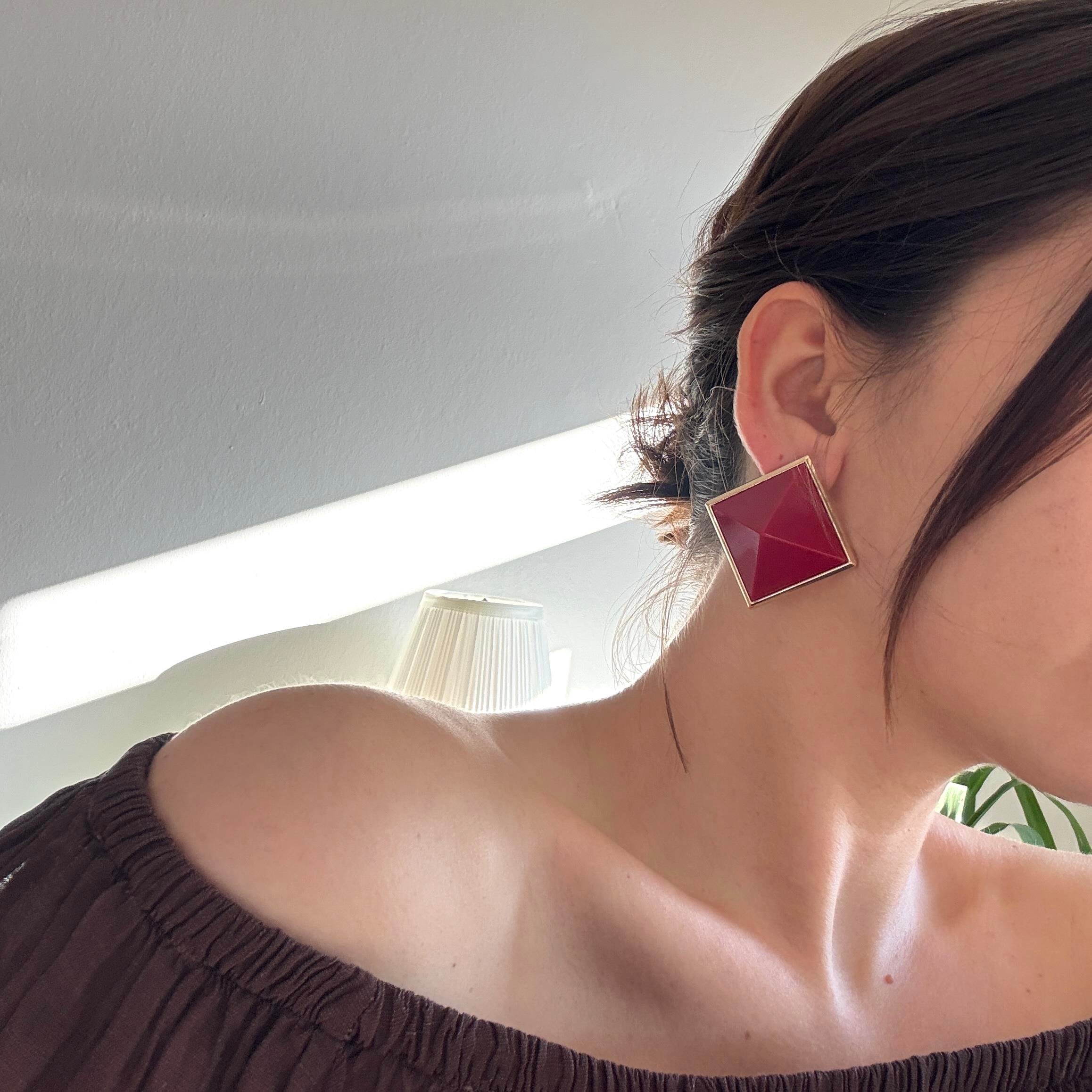 Kare Bordo Mineli Küpe