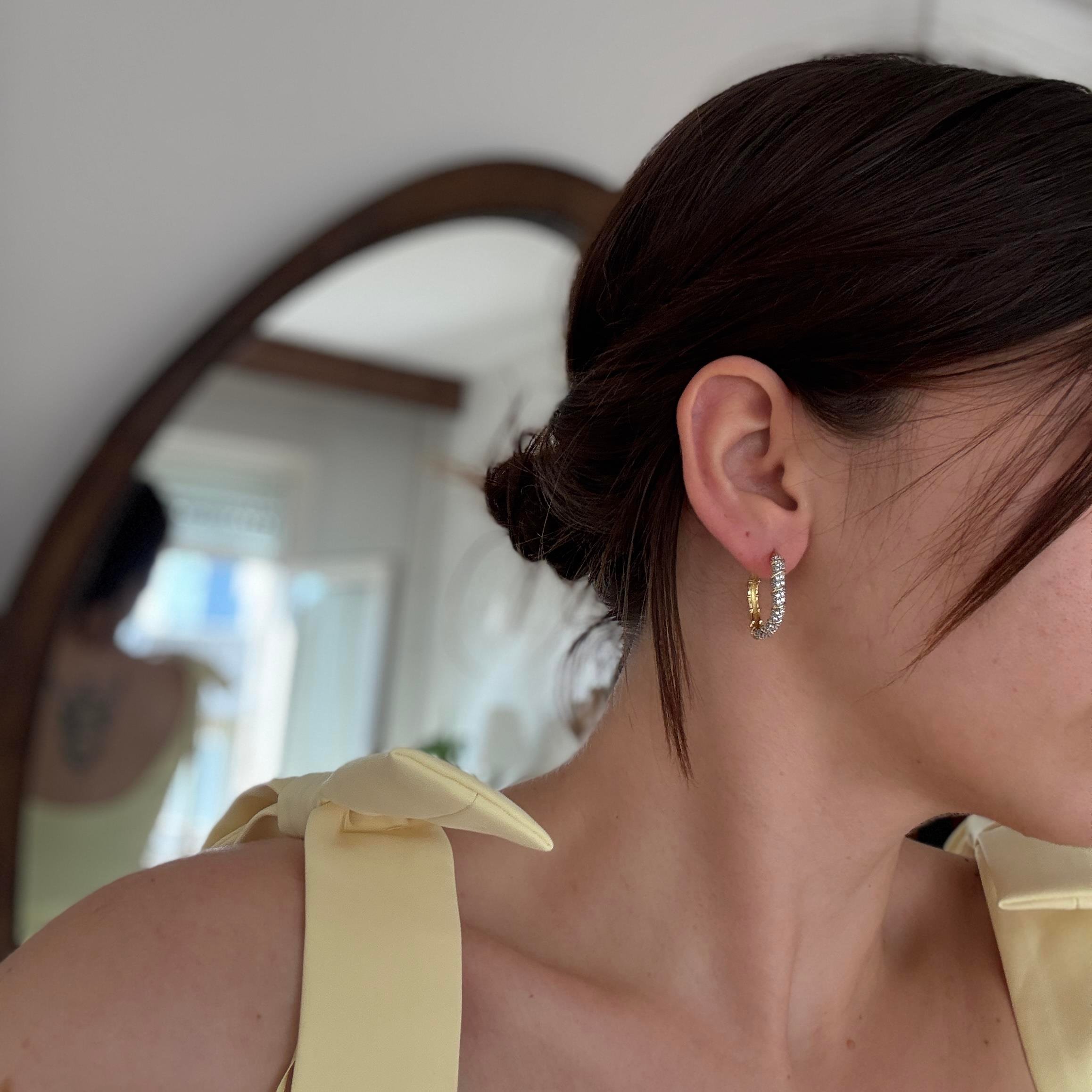 Kenarı Mix Taşlı Halka Küpe