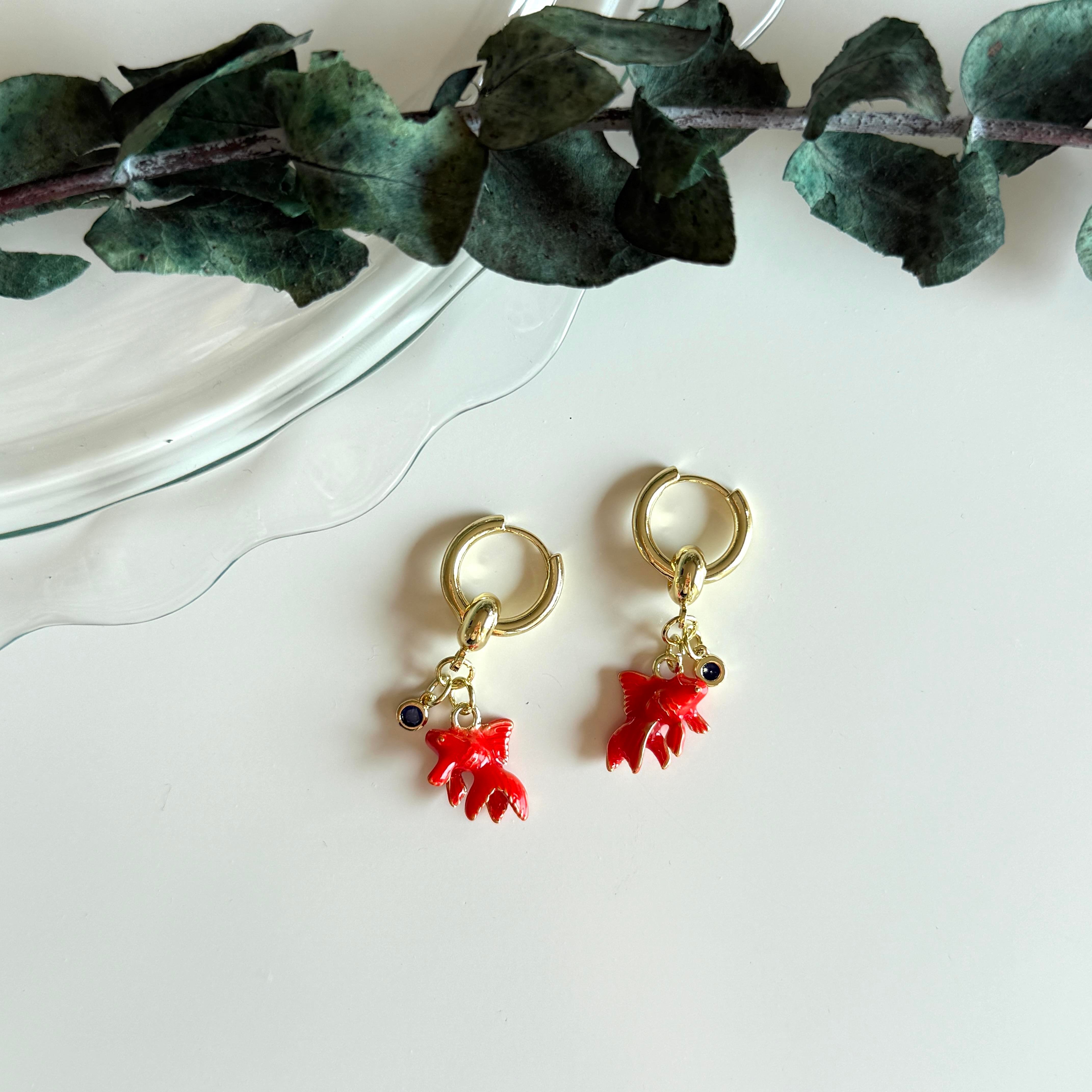 Koi Balığı Charm Halka Küpe