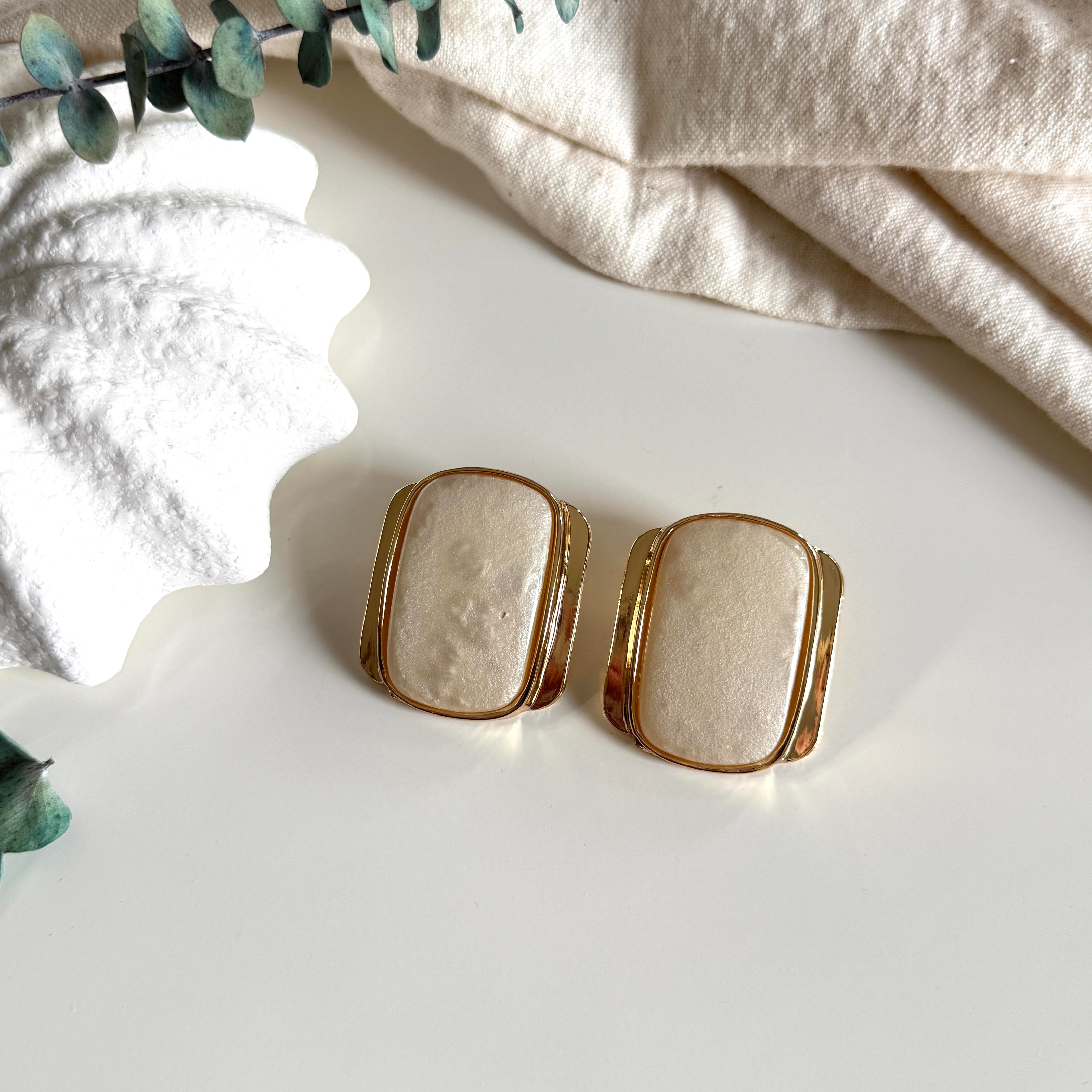 Krem Kemik Oval Küpe