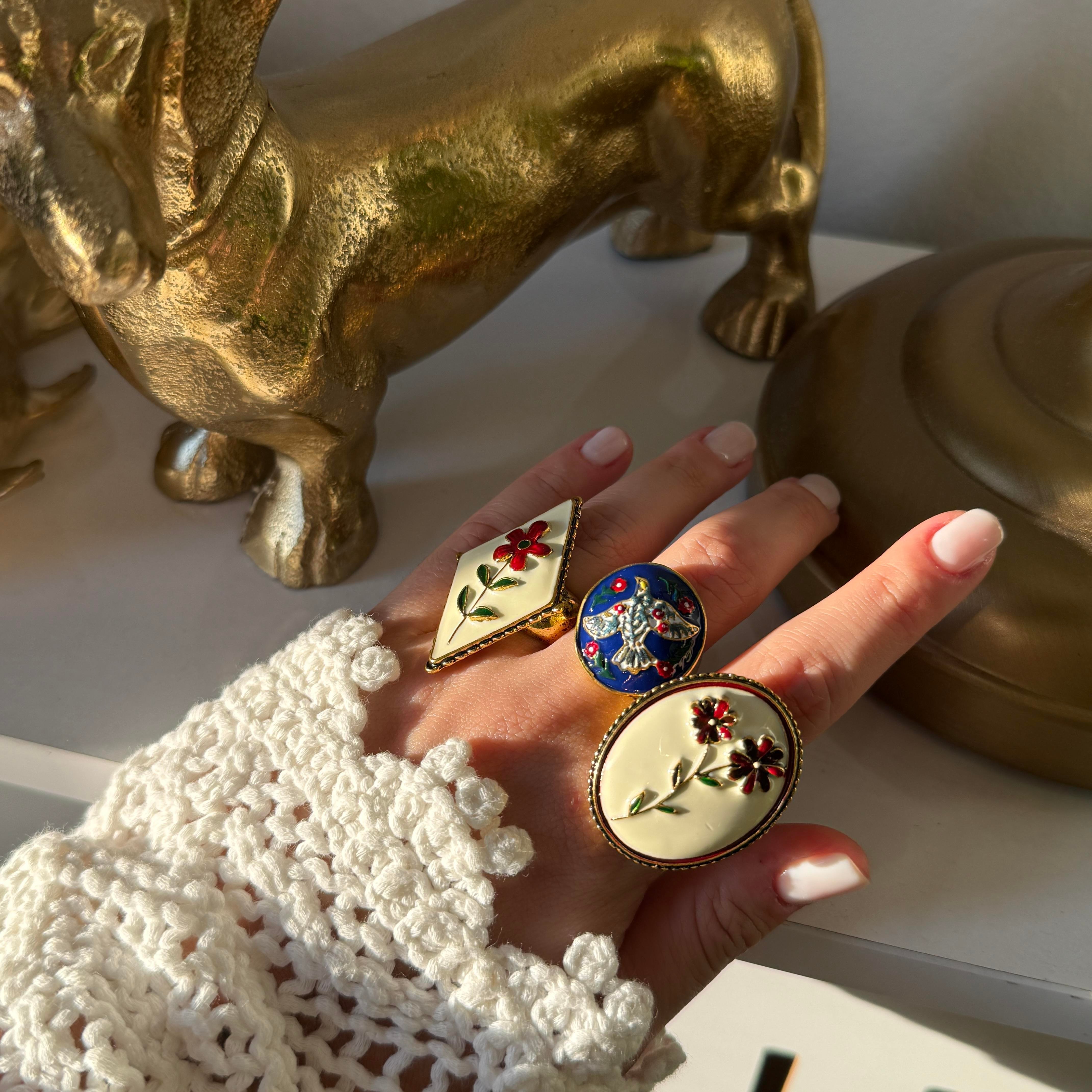 Marka 3lü Renkli Mineli Çiçekli Yüzük