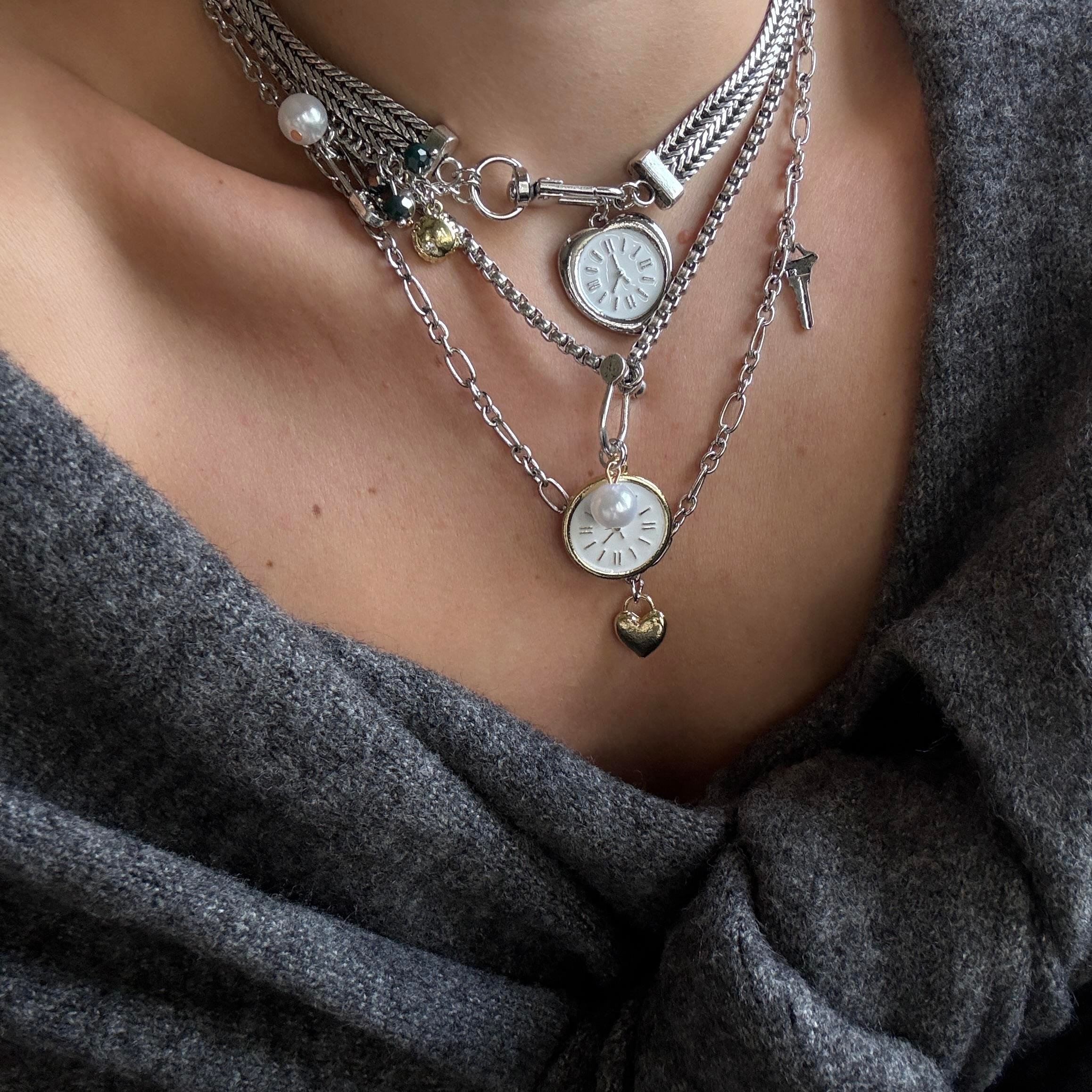 Marka 3lü Saat Kolye