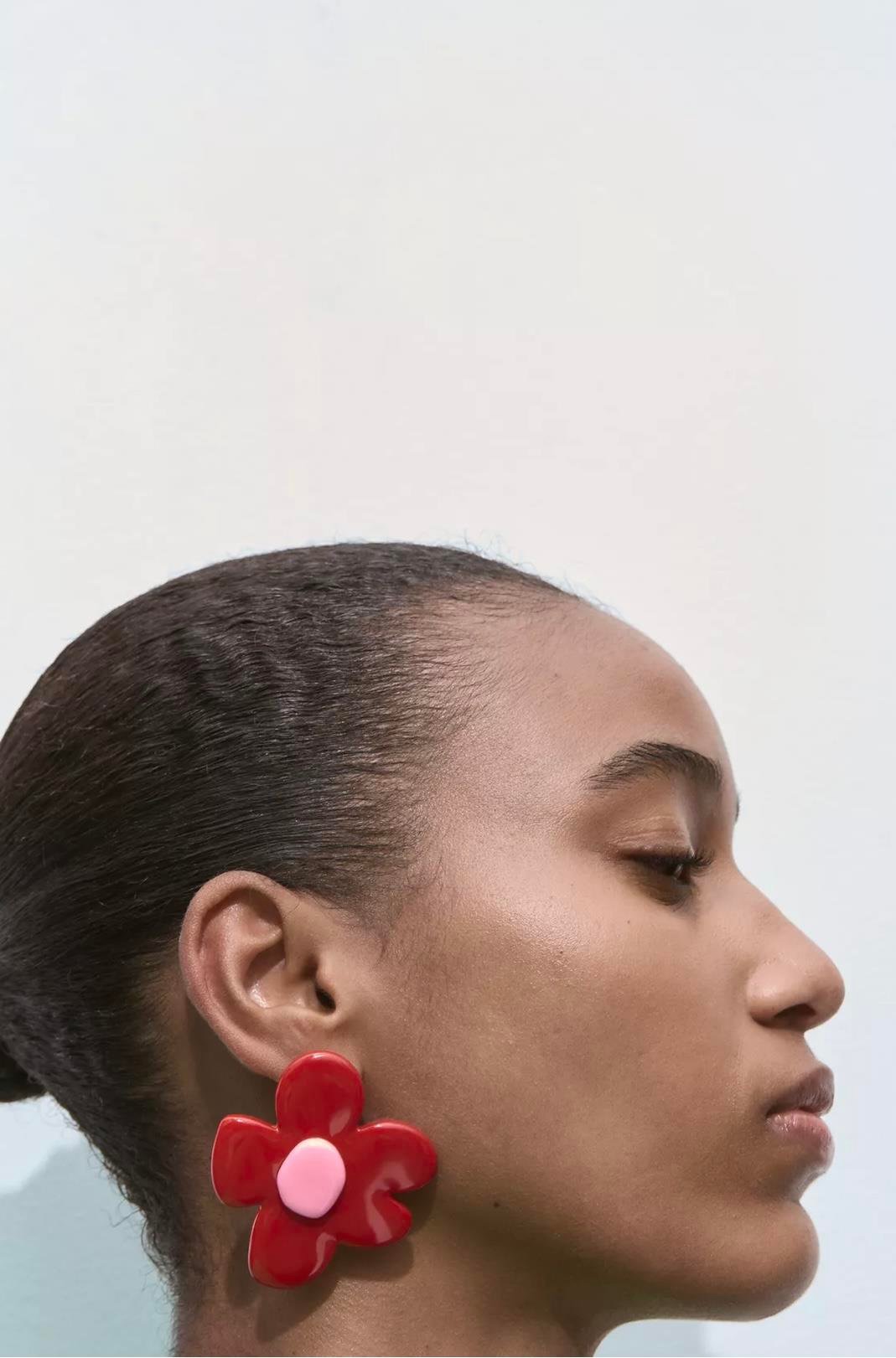 Marka Akrilik Çiçek Küpe