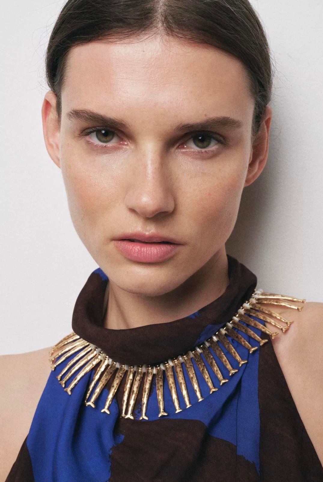 Marka Balıklı Tasma Kolye