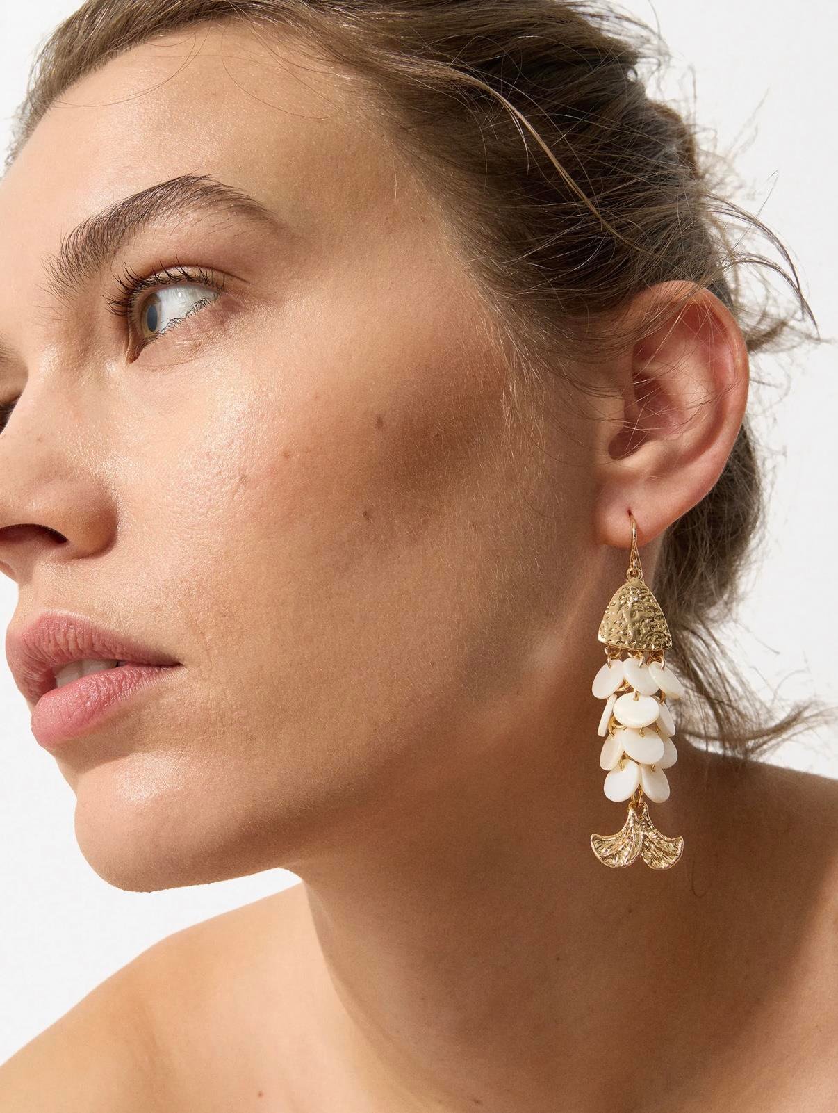 Marka Beyaz Pullu Balık Küpe