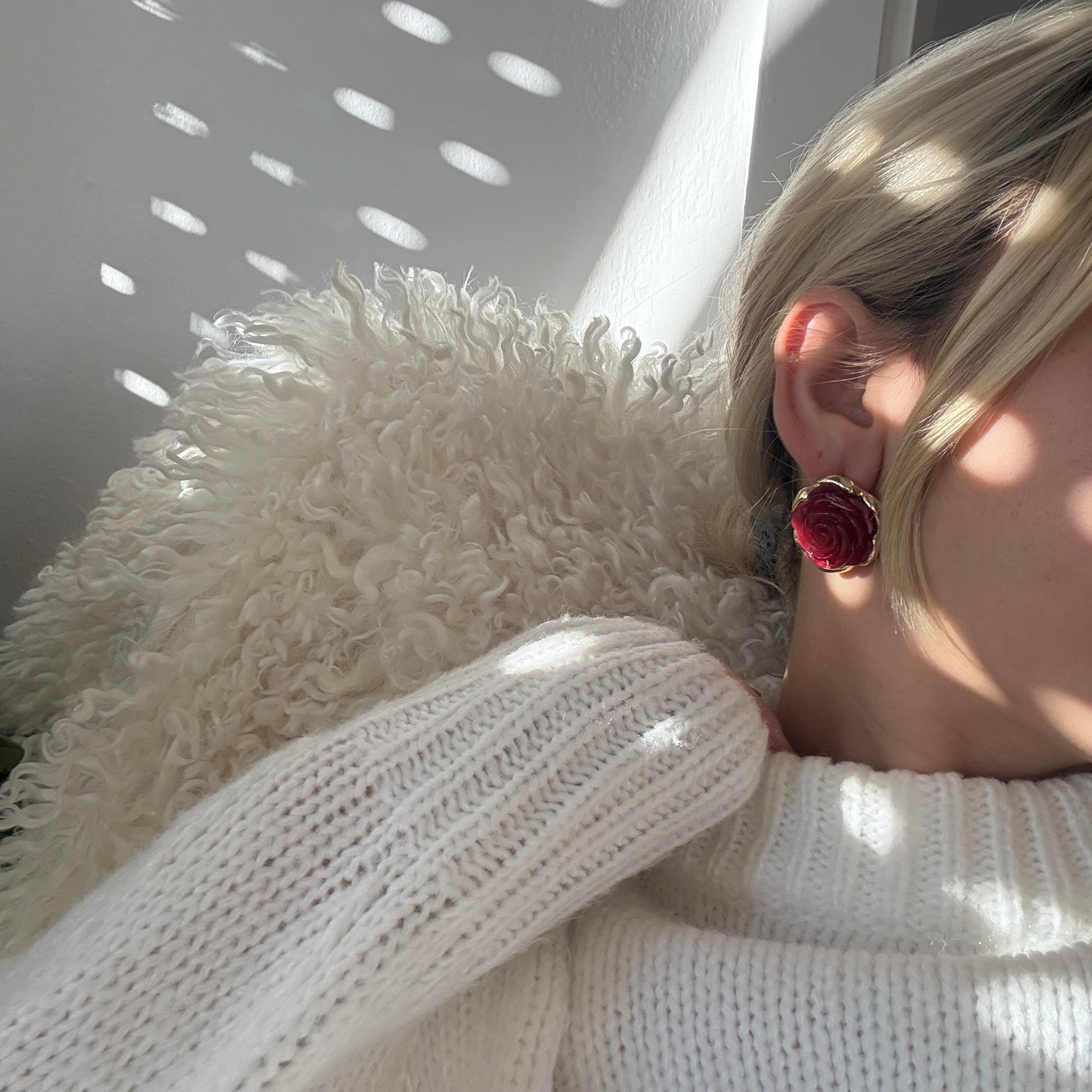 Marka Bordo Gül Küpe