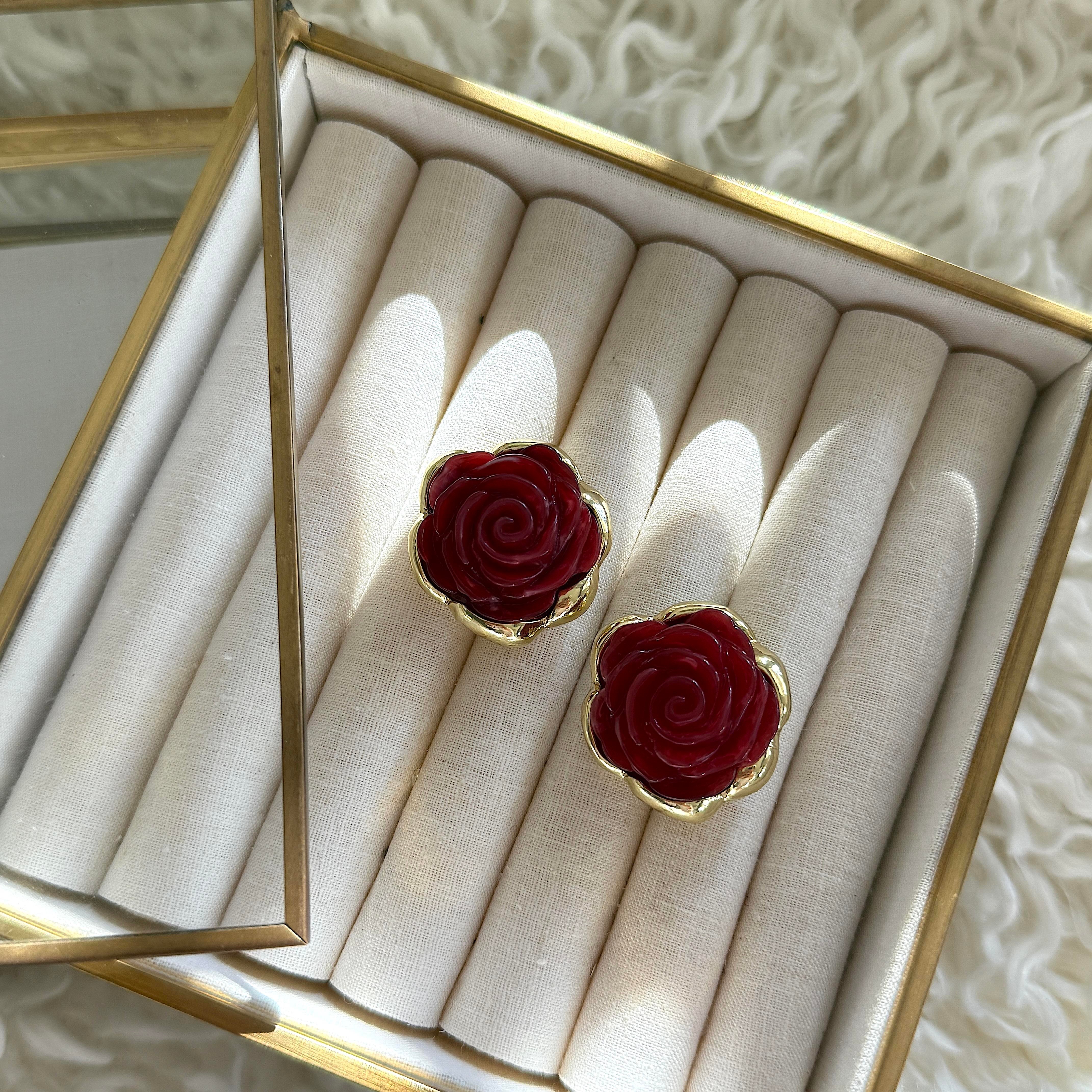 Marka Bordo Gül Küpe