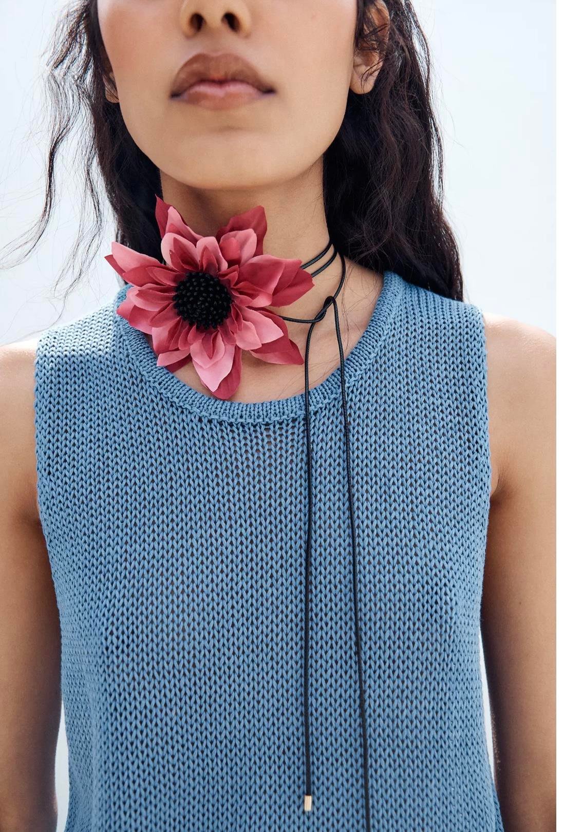 Marka Büyük Çiçek Kolye