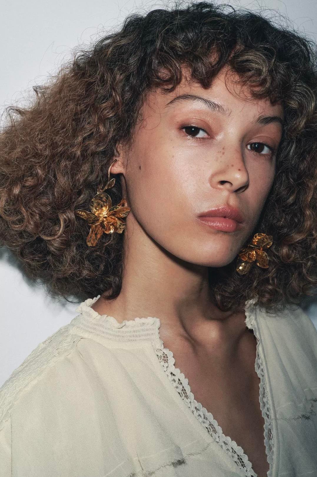 Marka Ezme Çiçek Küpe