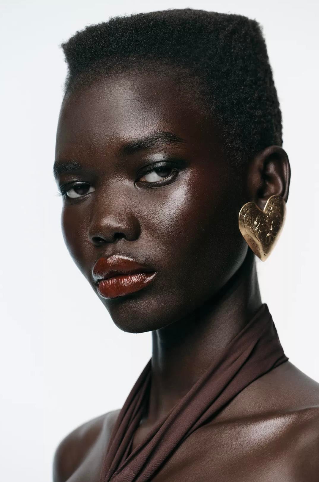 Marka İşlemeli Kalp Küpe