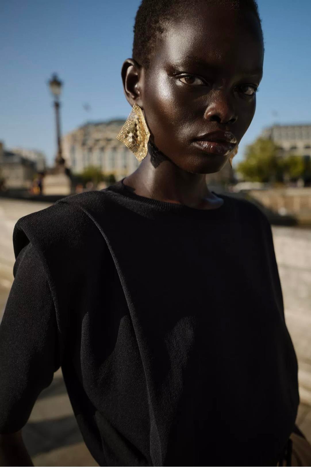 Marka Metalik Örgü Küpe