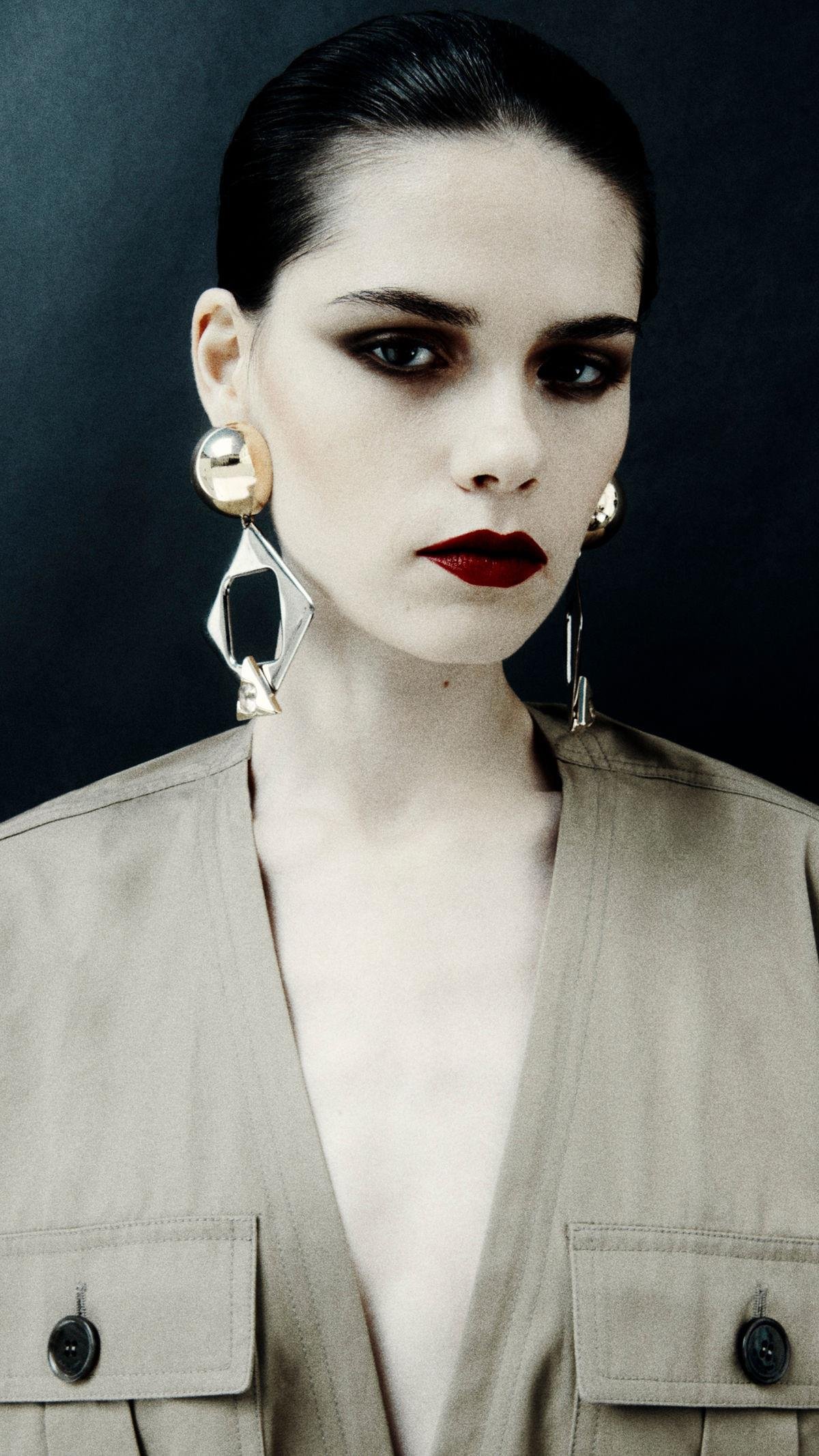 Marka Mix Taşlı Üçgen Küpe