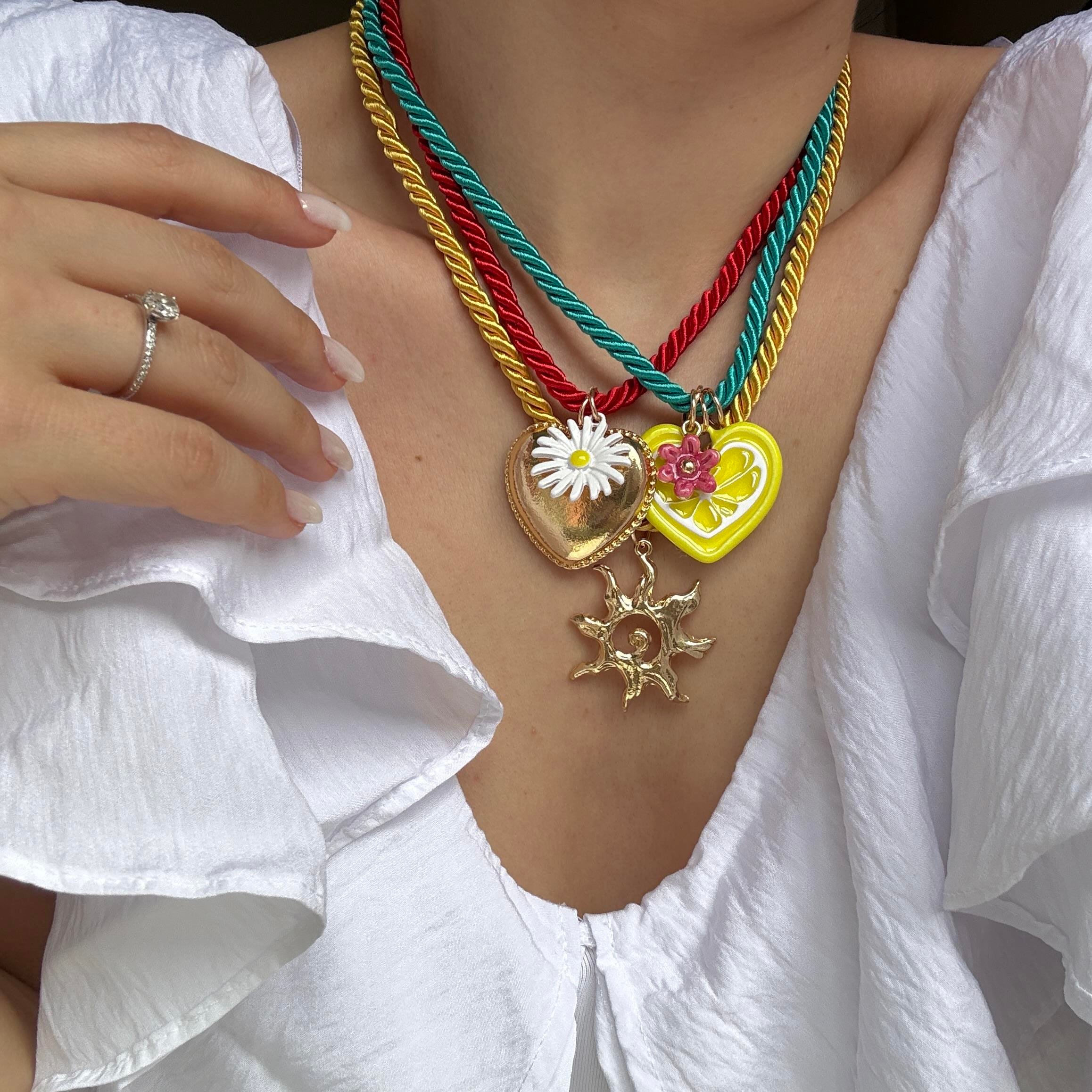 Marka Renkli 3lü Halat Charmlı Kolye