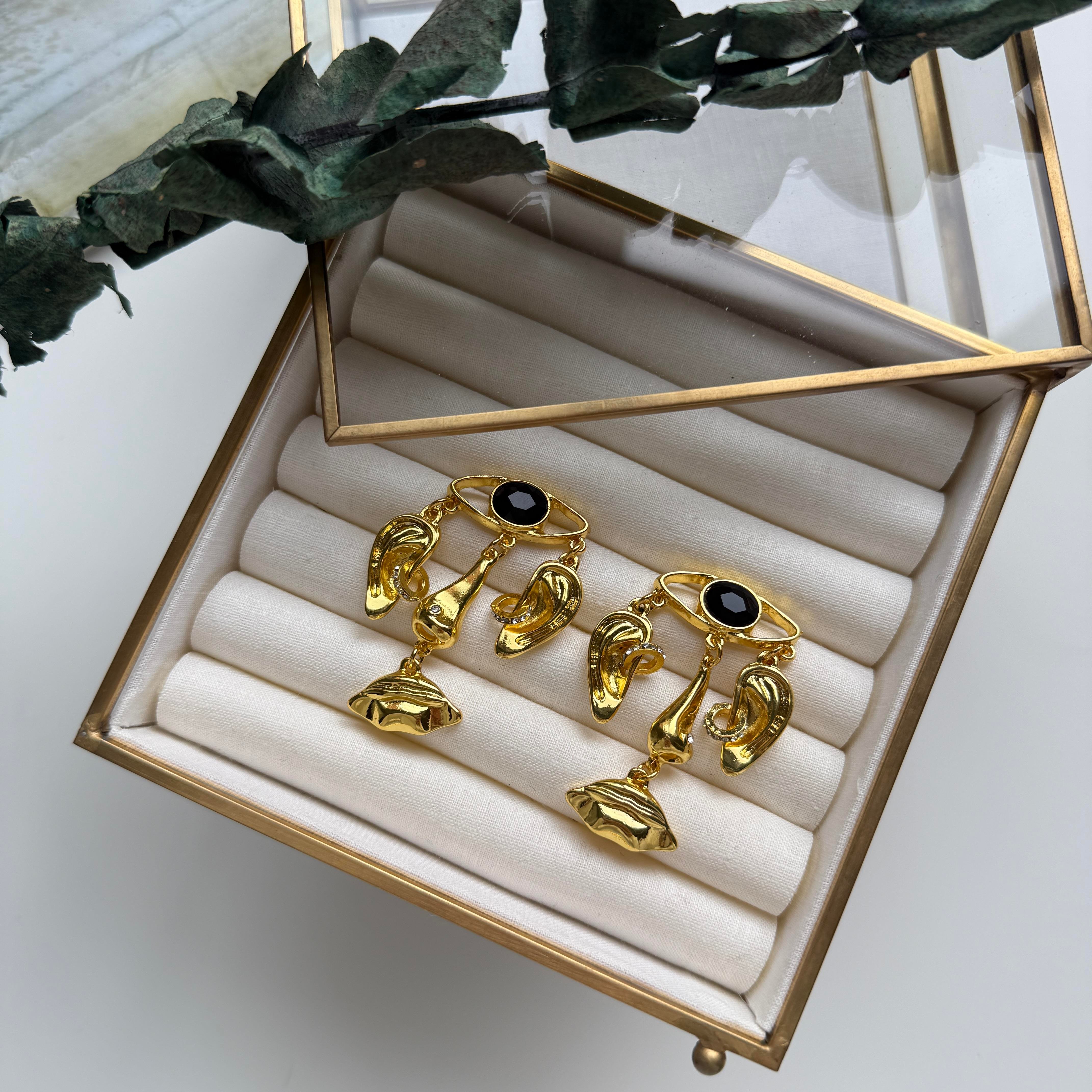 Marka Sallantılı Surat Küpe