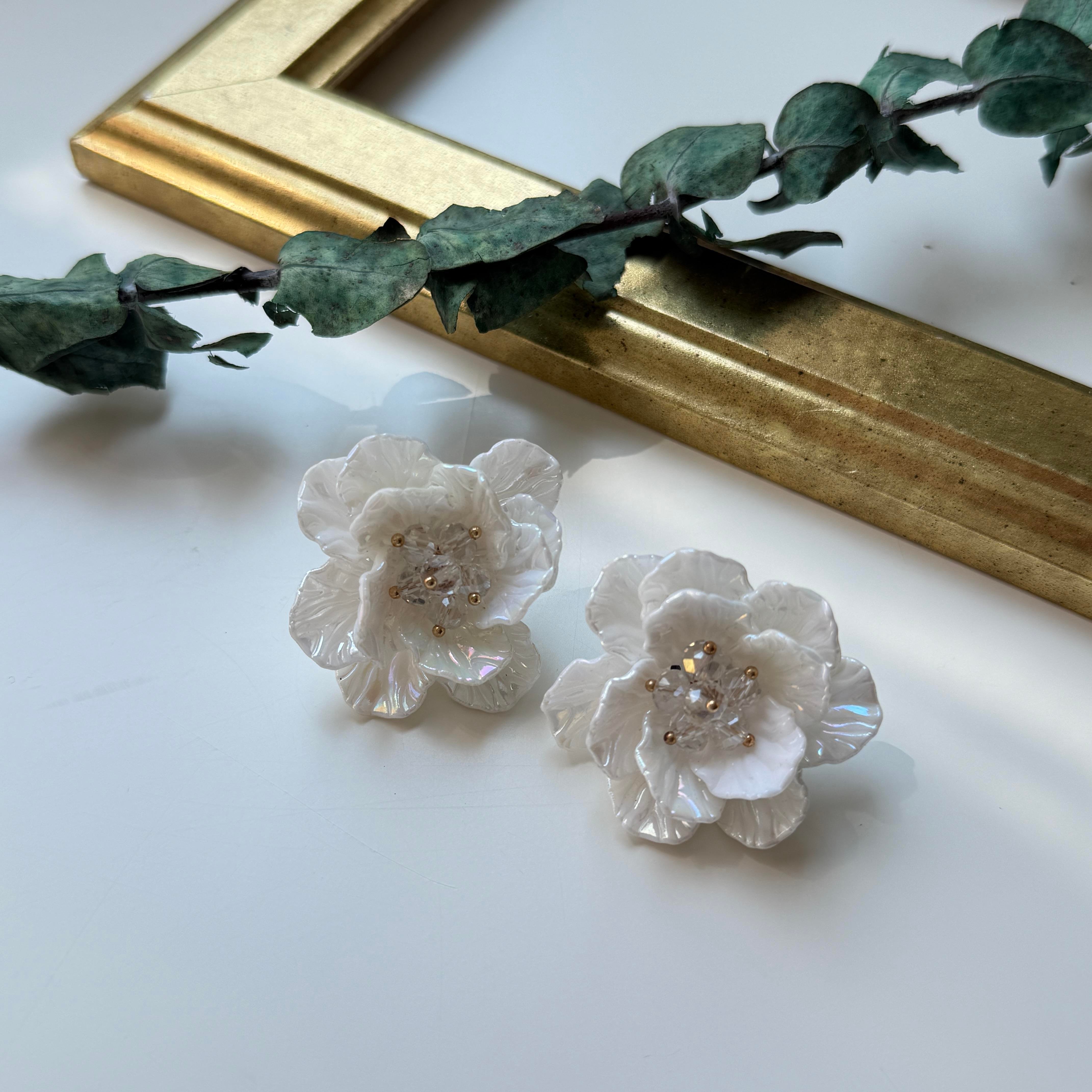 Marka Sedefli Çiçek Küpe