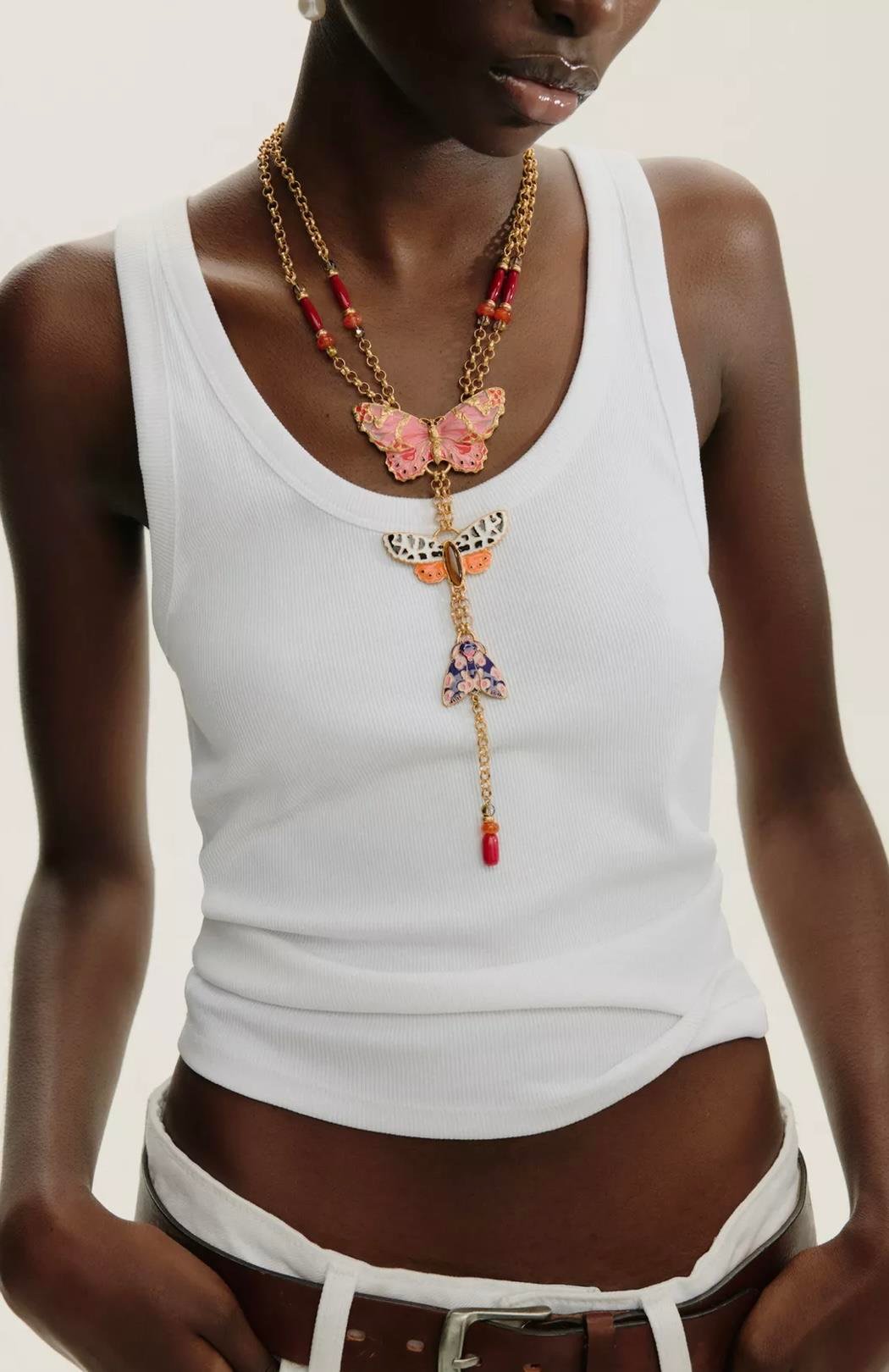 Marka Sıralı Kelebek Kolye