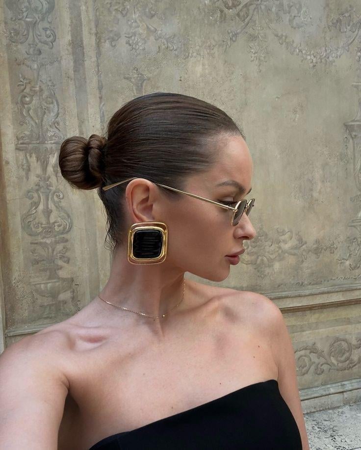 Marka Siyah Plaka Küpe