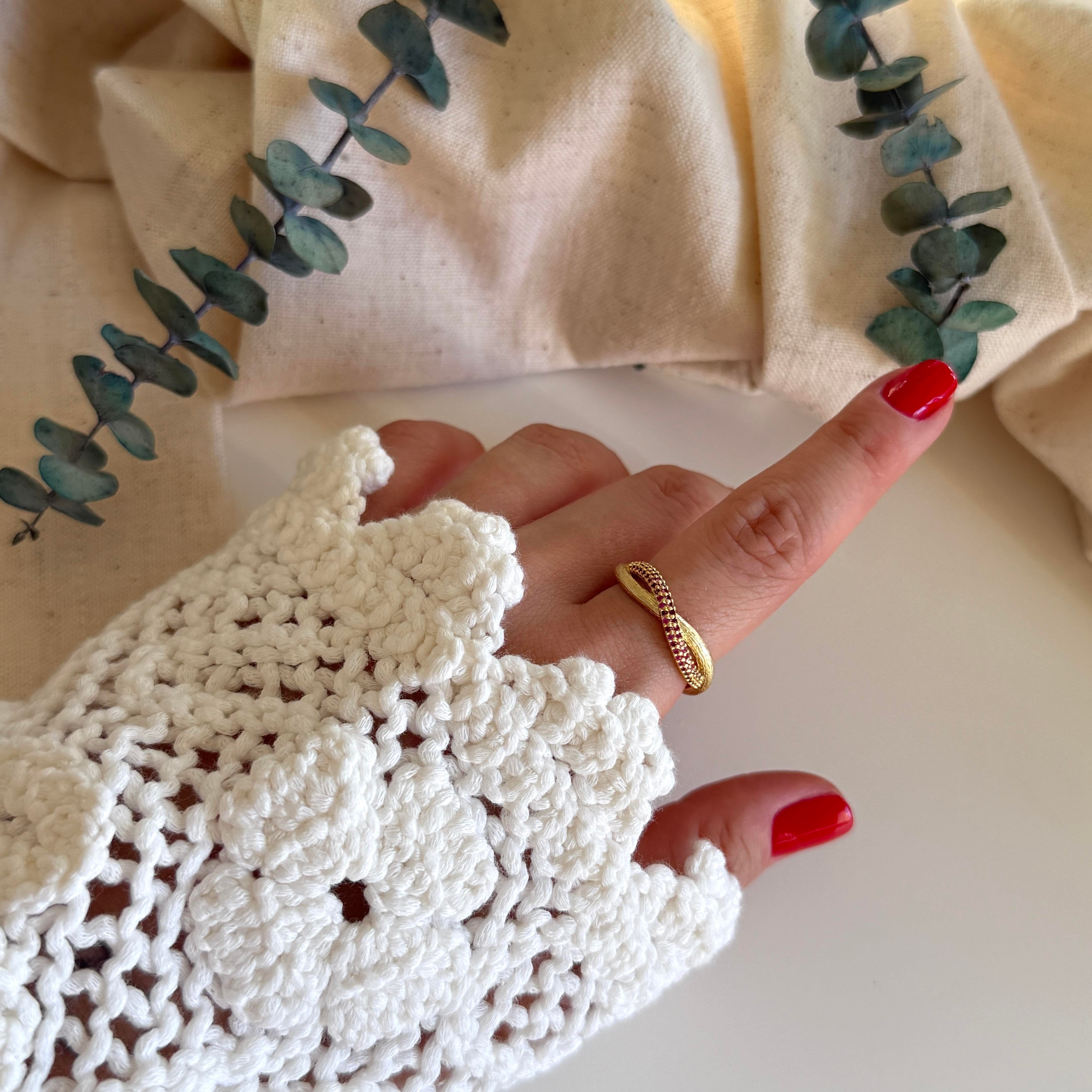 Mat Gold Pembe Taşlı Çapraz Yüzük