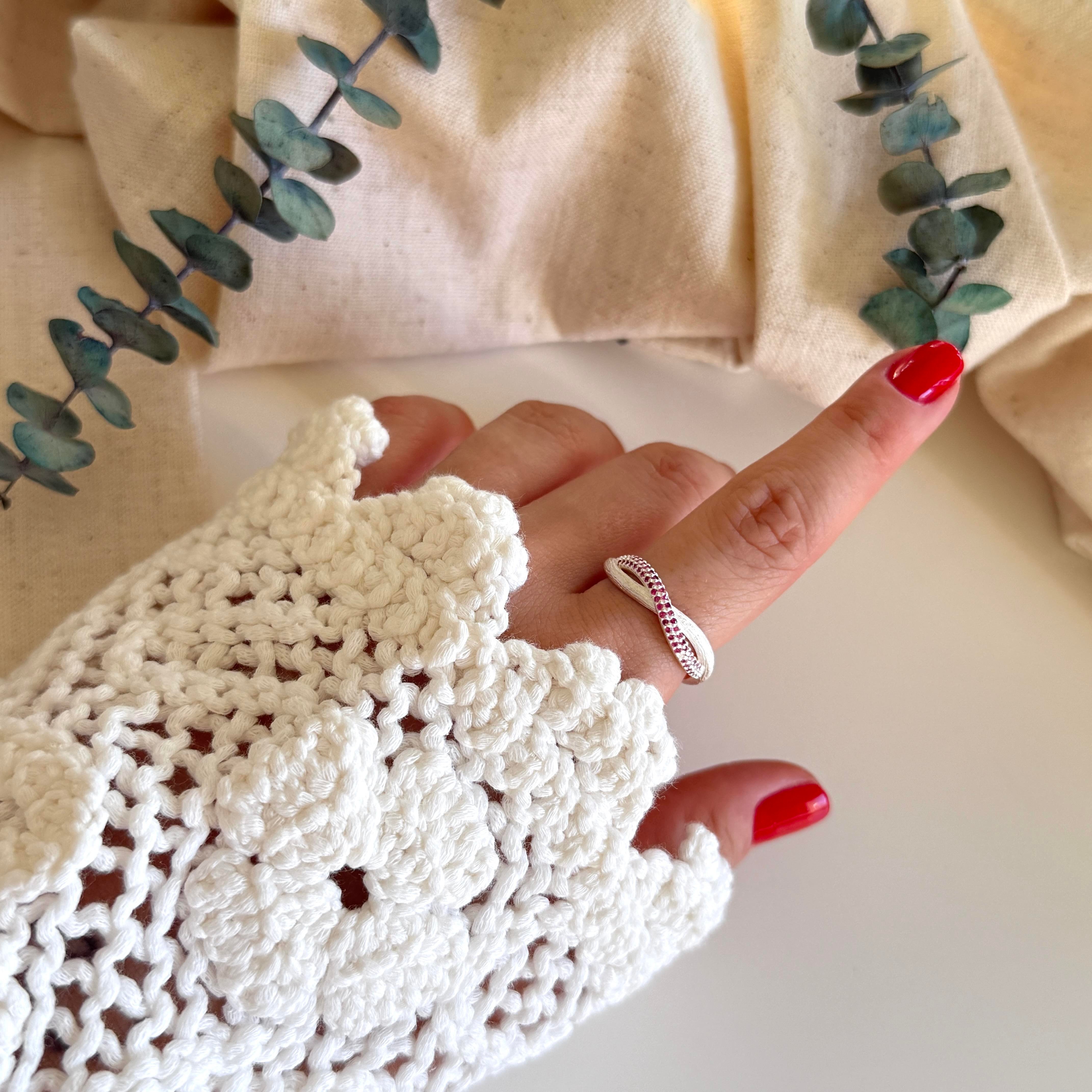 Mat Silver Pembe Taşlı Çapraz Yüzük