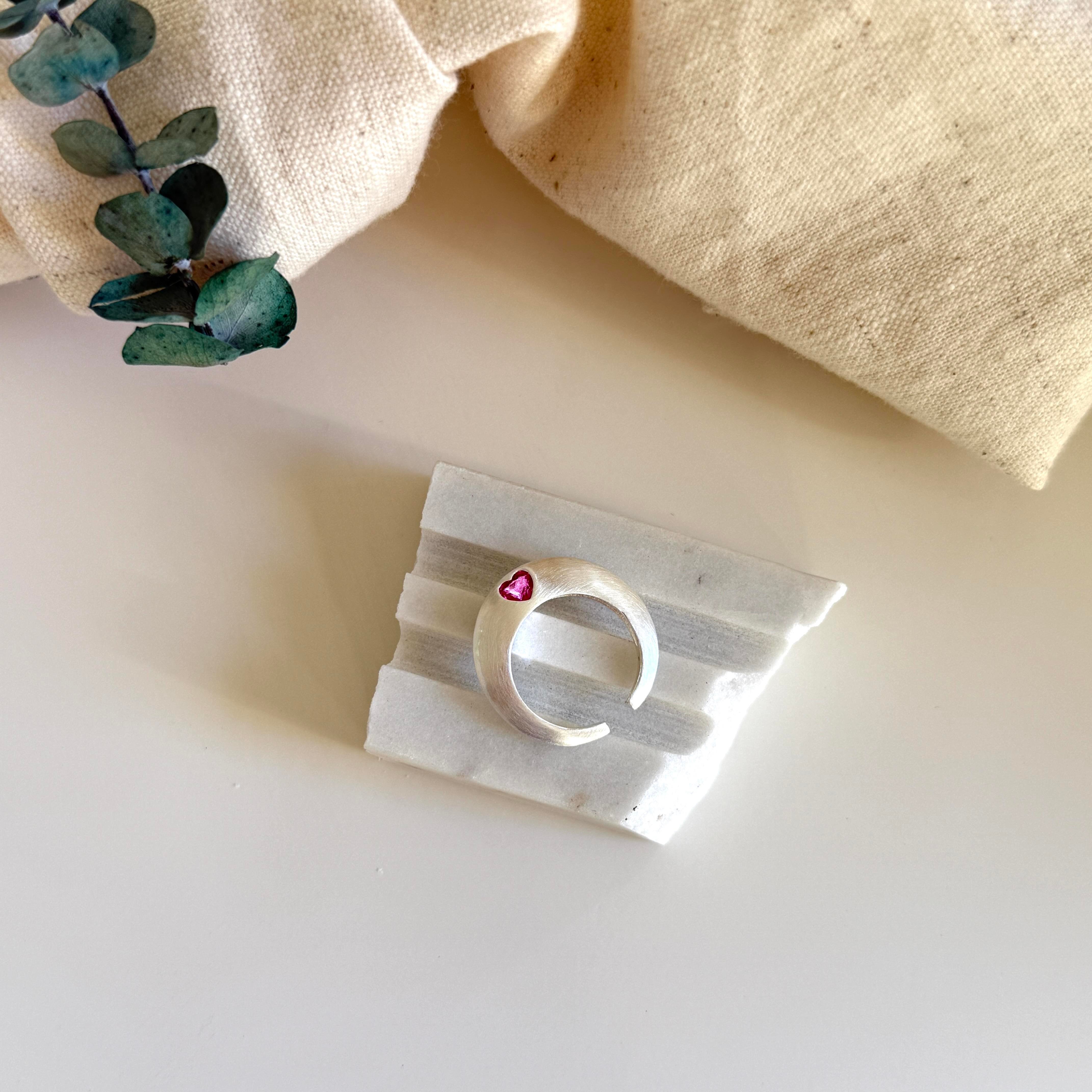 Mat Silver Pembe Taşlı Kalp Yüzük