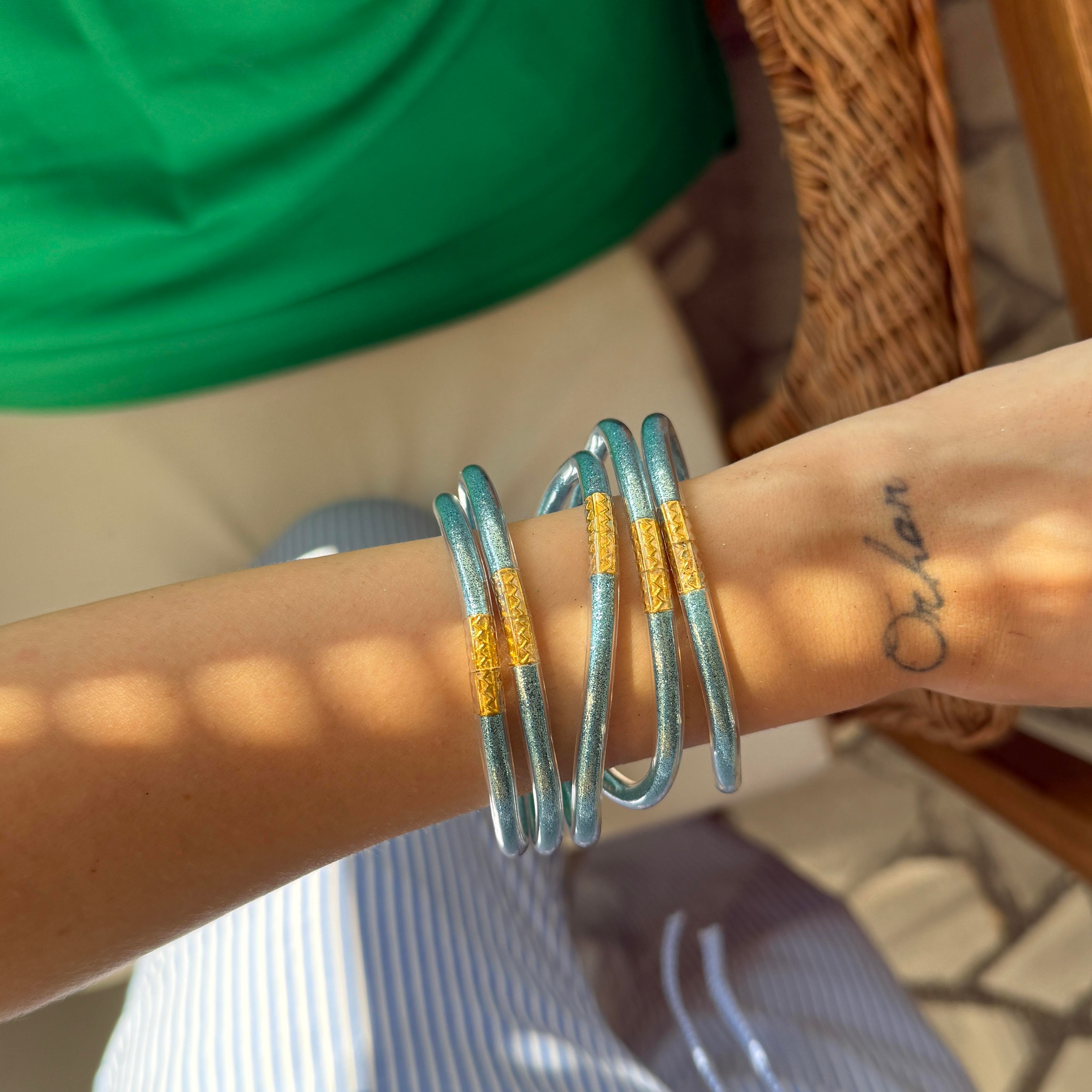 Mavi Plastik Simli Bilezik Seti